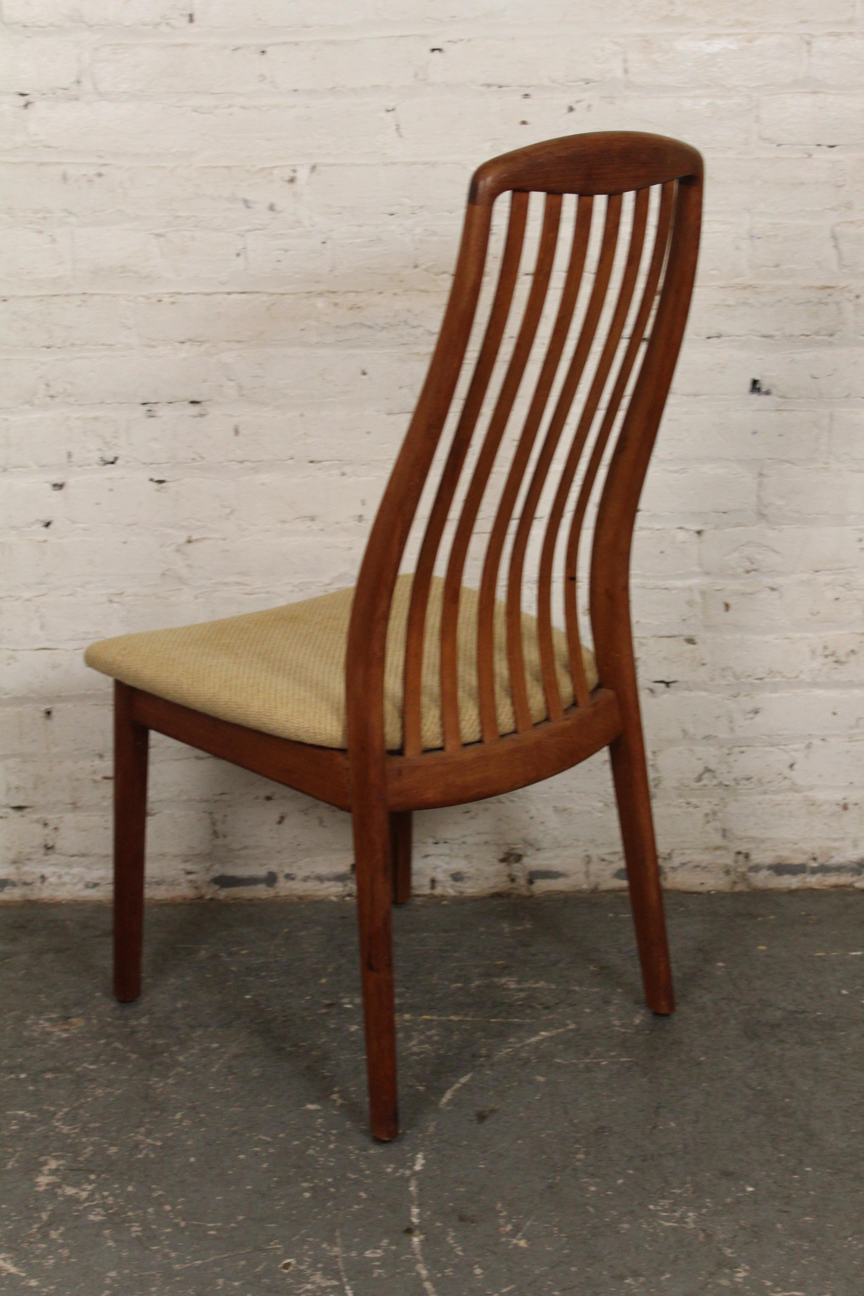 Silla auxiliar danesa de teca de mediados de siglo de Preben Schou Andersen Danés en venta