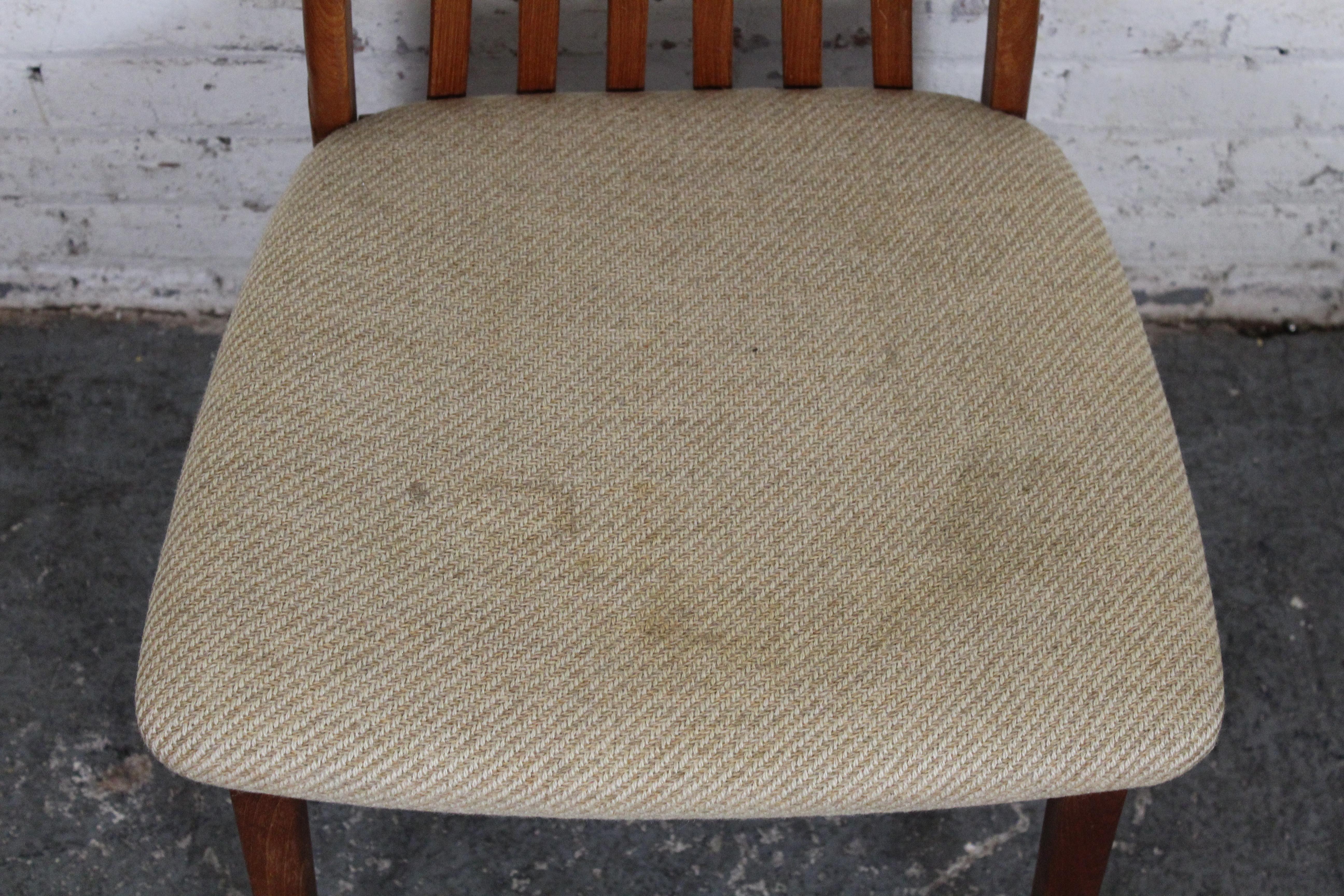 Silla auxiliar danesa de teca de mediados de siglo de Preben Schou Andersen Tela en venta