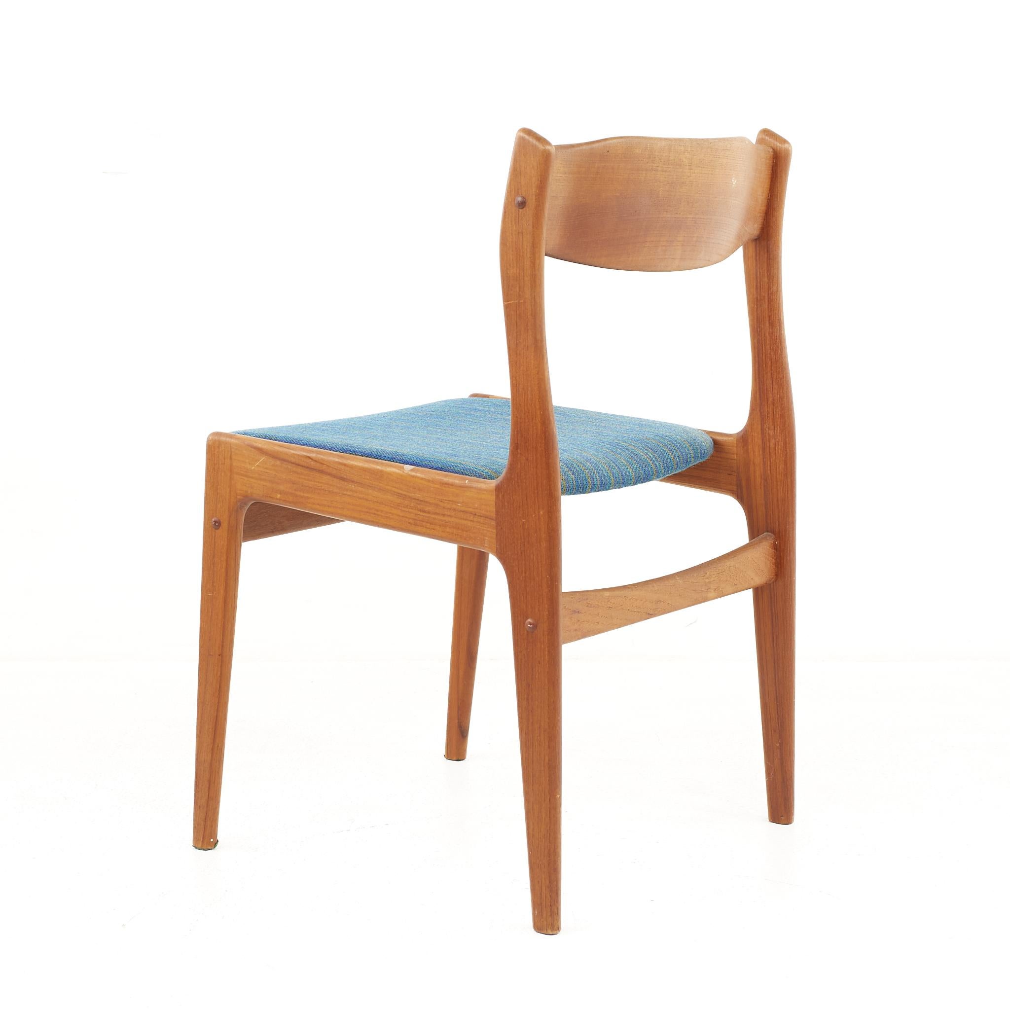 Mid Century Danish Teak Side Chairs, a Pair For Sale 2