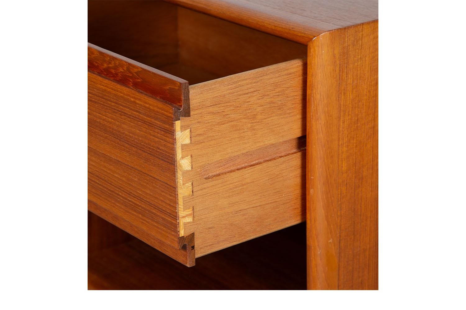 Mid-Century Danish Teak Side Table Nightstand For Sale 2