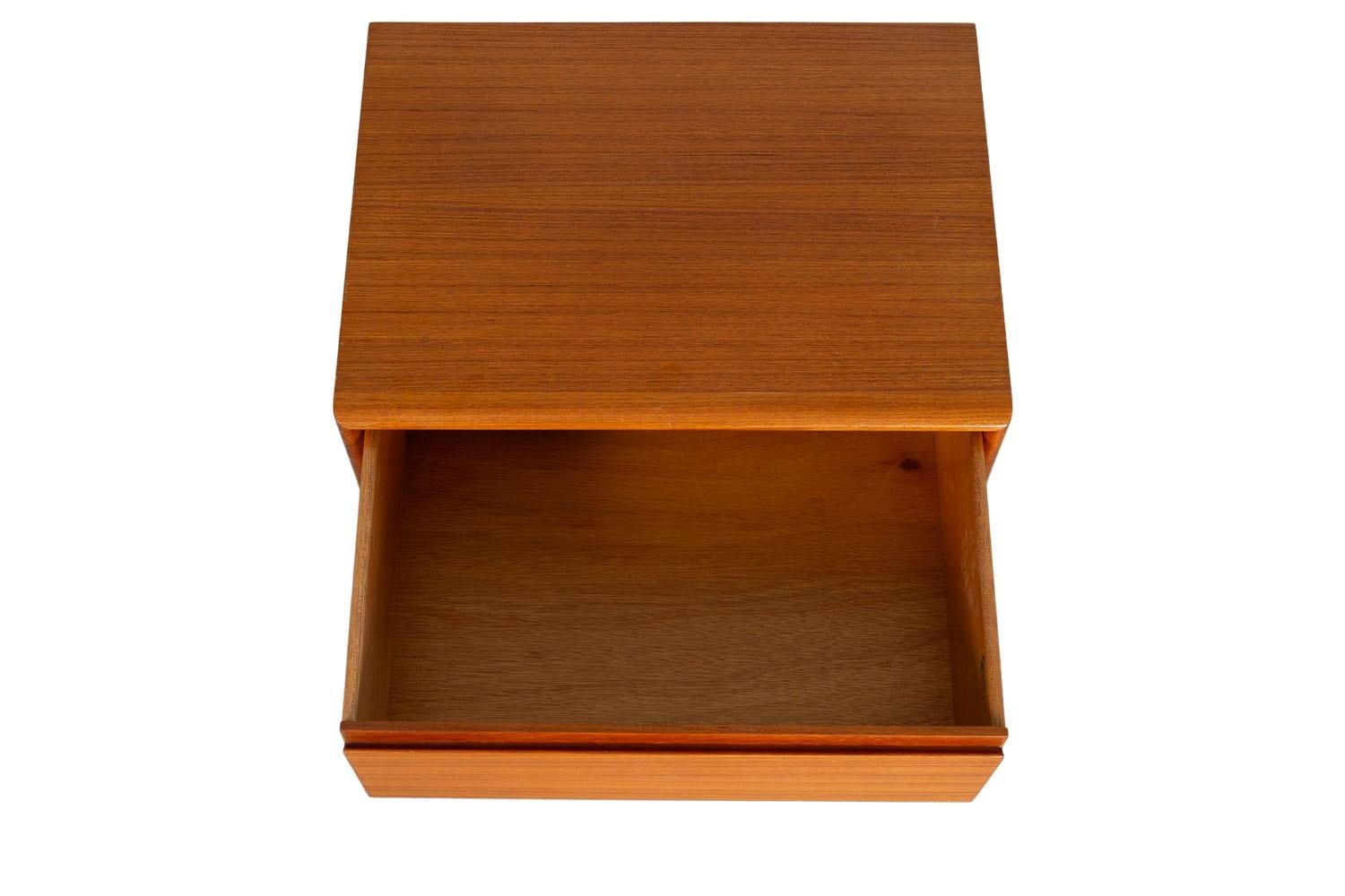 Mid-Century Danish Teak Side Table Nightstand For Sale 3