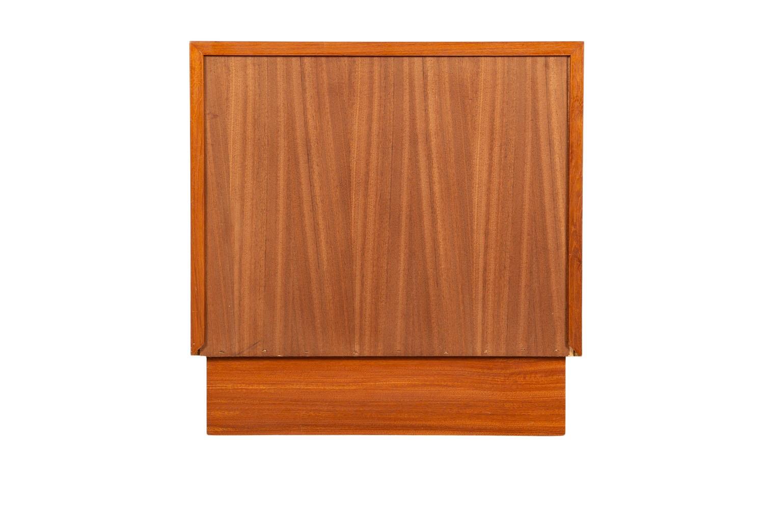 Mid-Century Danish Teak Side Table Nightstand en vente 2