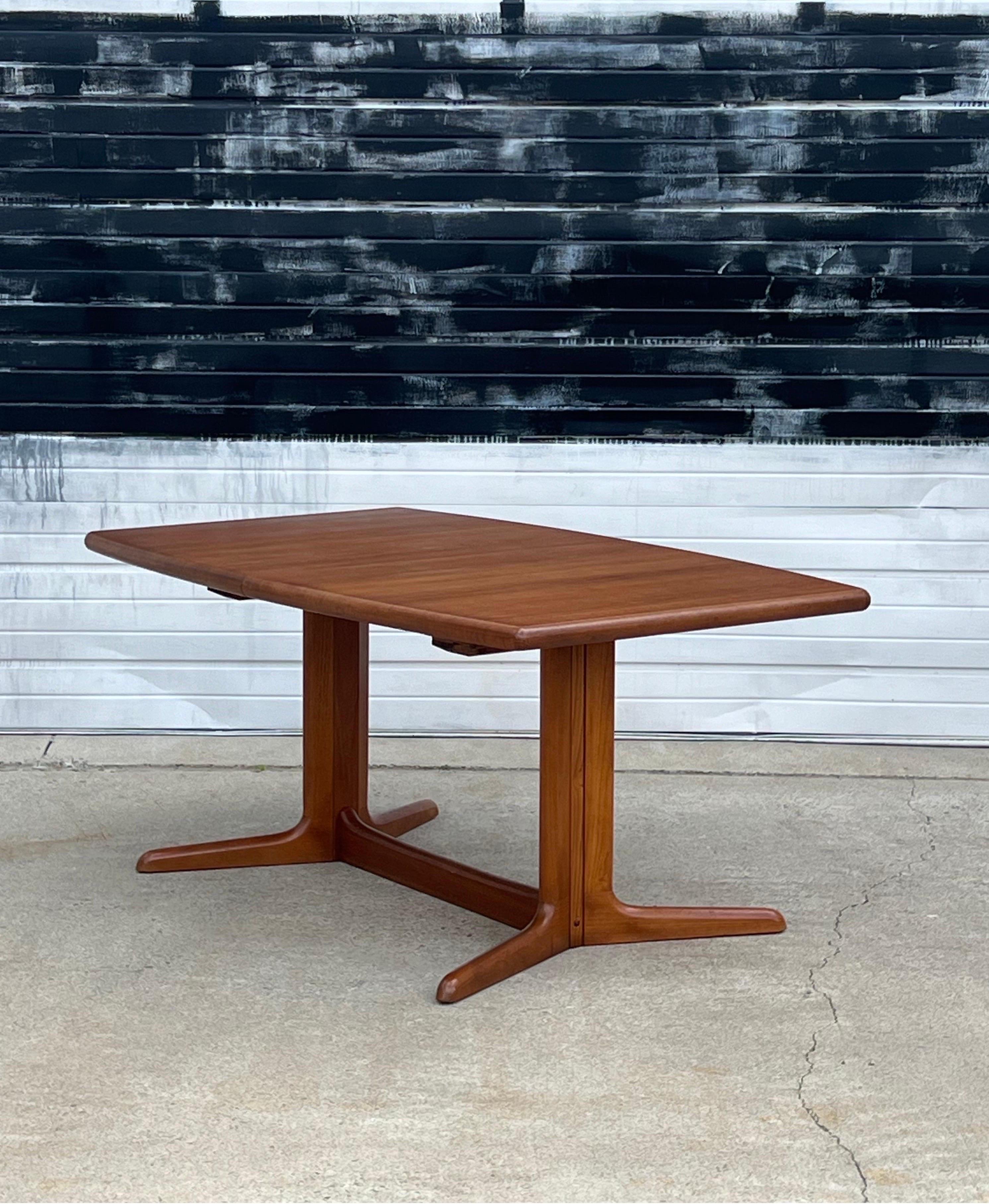 Mid-Century Danish Teak Skovby Dining Table 7