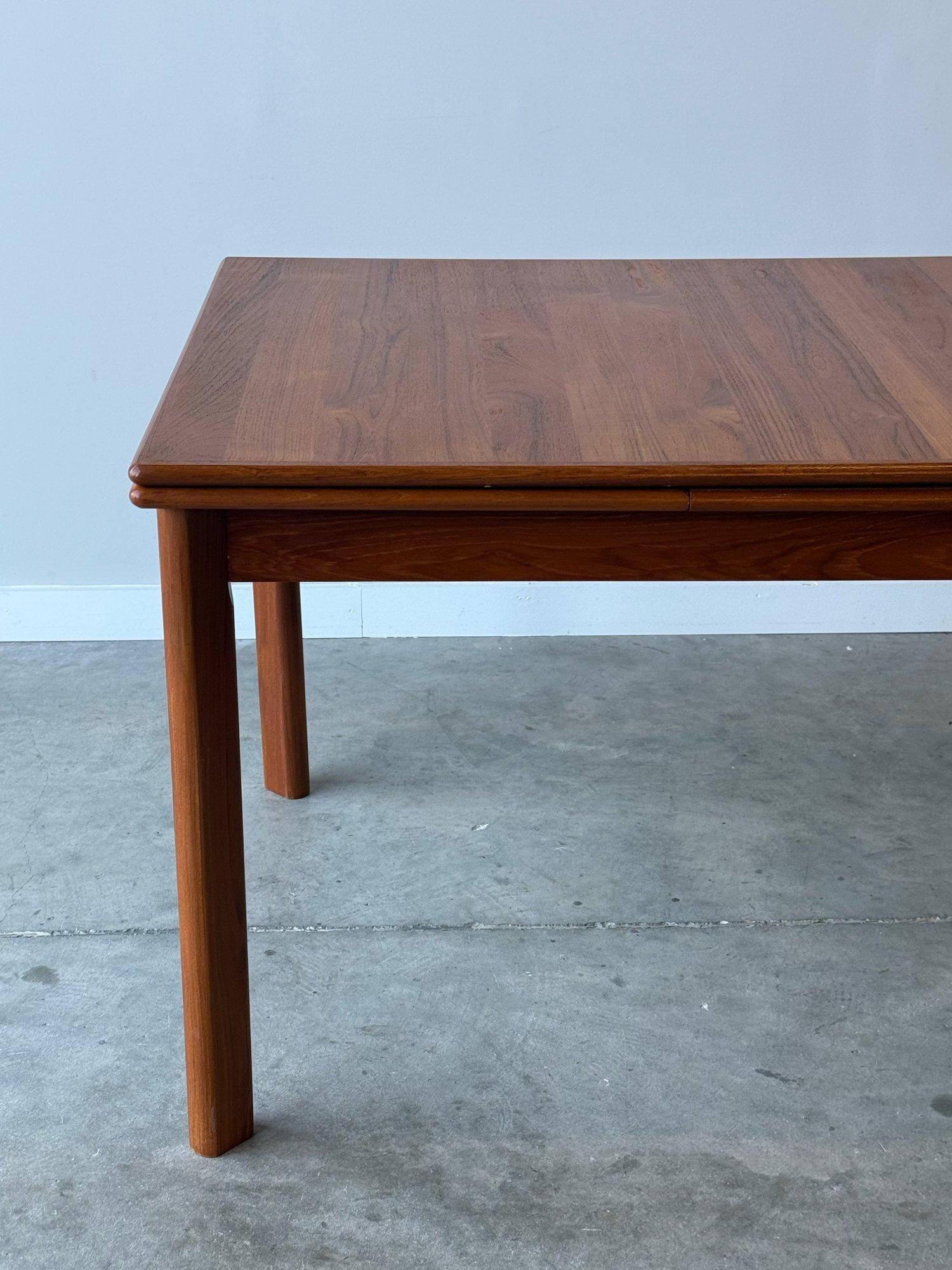 Table danoise en teck du milieu du siècle avec deux abattants en vente 2