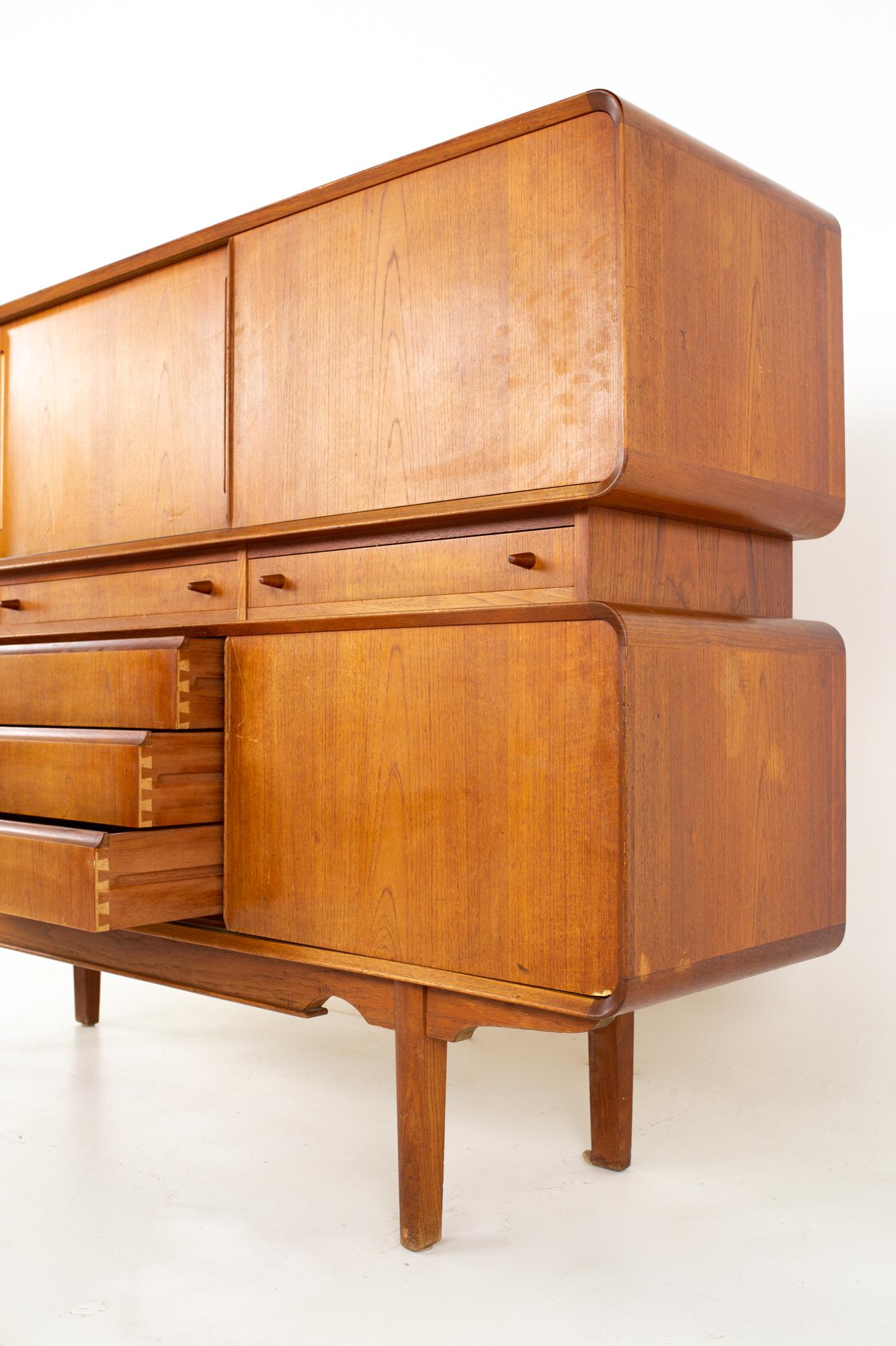 Midcentury Danish Teak Tall Sideboard Buffet Credenza In Good Condition In Countryside, IL