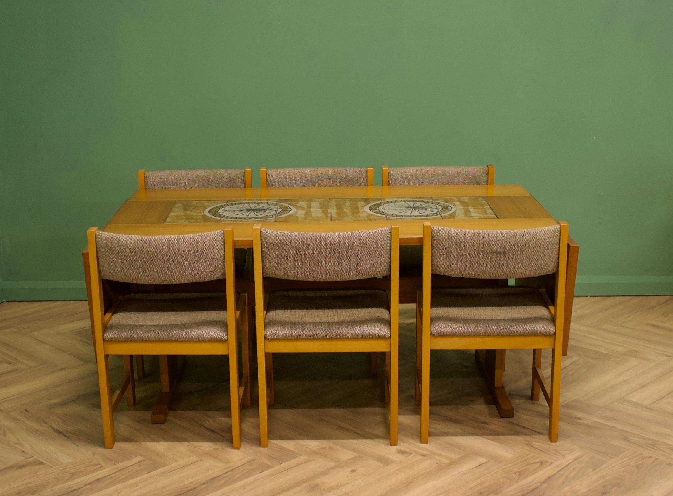 Placage Table de salle à manger extensible et 6 chaises de salle à manger en teck danois du milieu du siècle par Gan