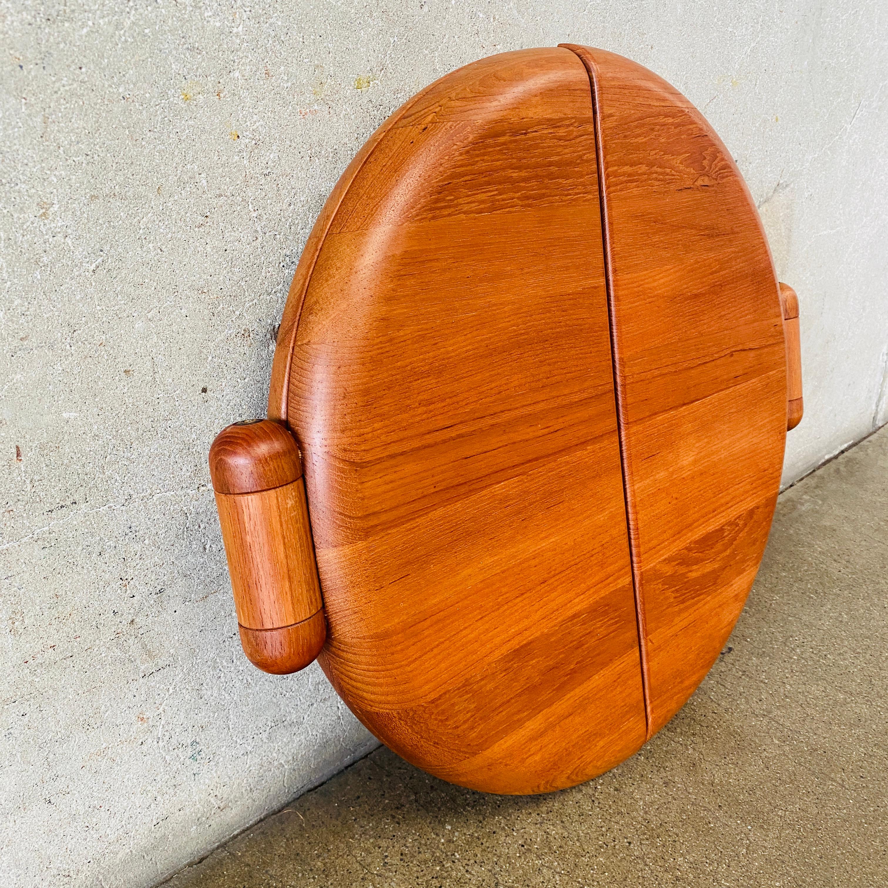Espejo de pared redondo tríptico danés de teca de mediados de siglo, por Pedersen & Hansen Años 60 en venta 3