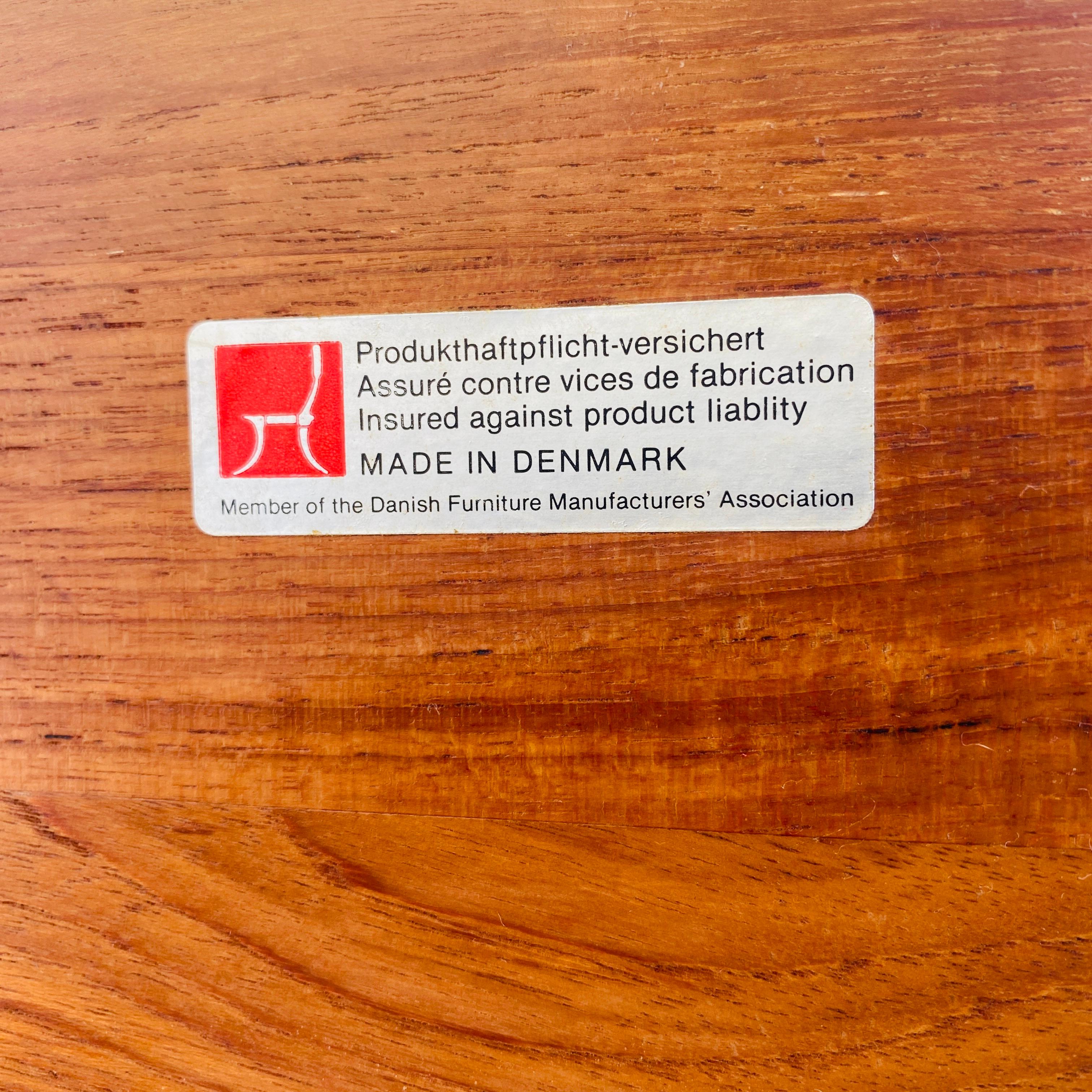 Dänischer dreifach gefalteter runder Wandspiegel aus Teakholz aus der Mitte des Jahrhunderts von Pedersen & Hansen 1960s im Angebot 2