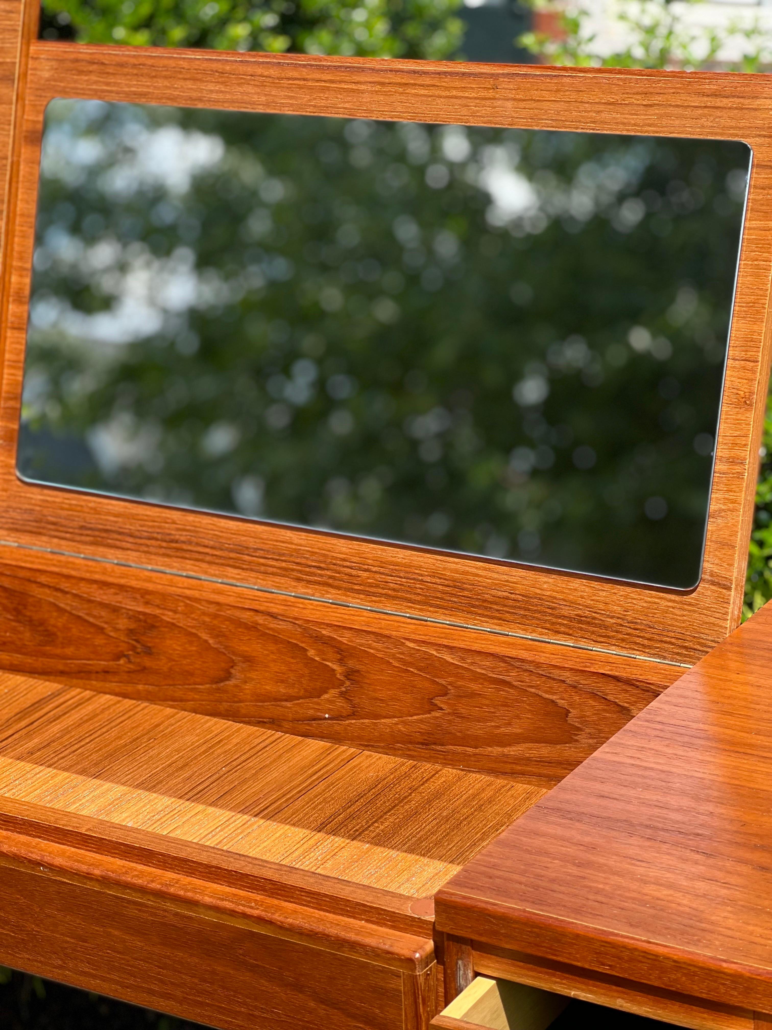 Mid Century Danish Teak Vanity with Chair, Uldum Mobelfabrik 5