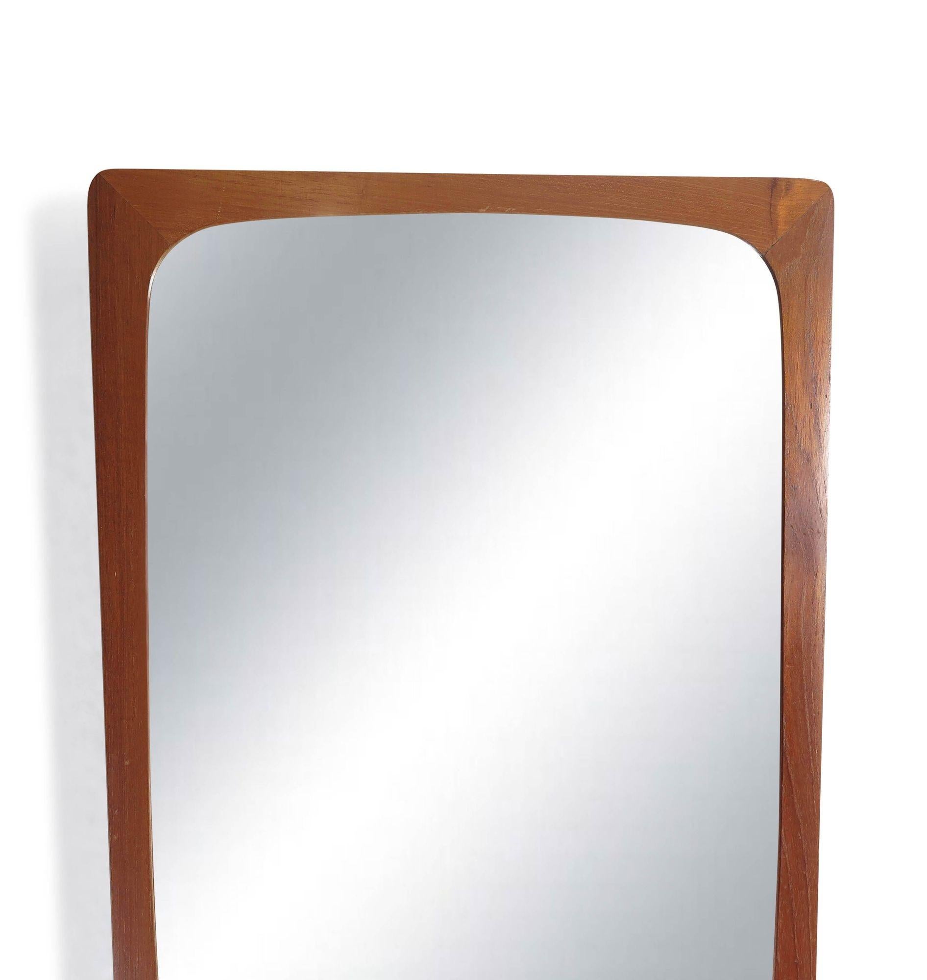 Teak frame mirror, made in Denmark 1965.
Measurements
W 14,75'' x D 0,50'' x H 24,75''