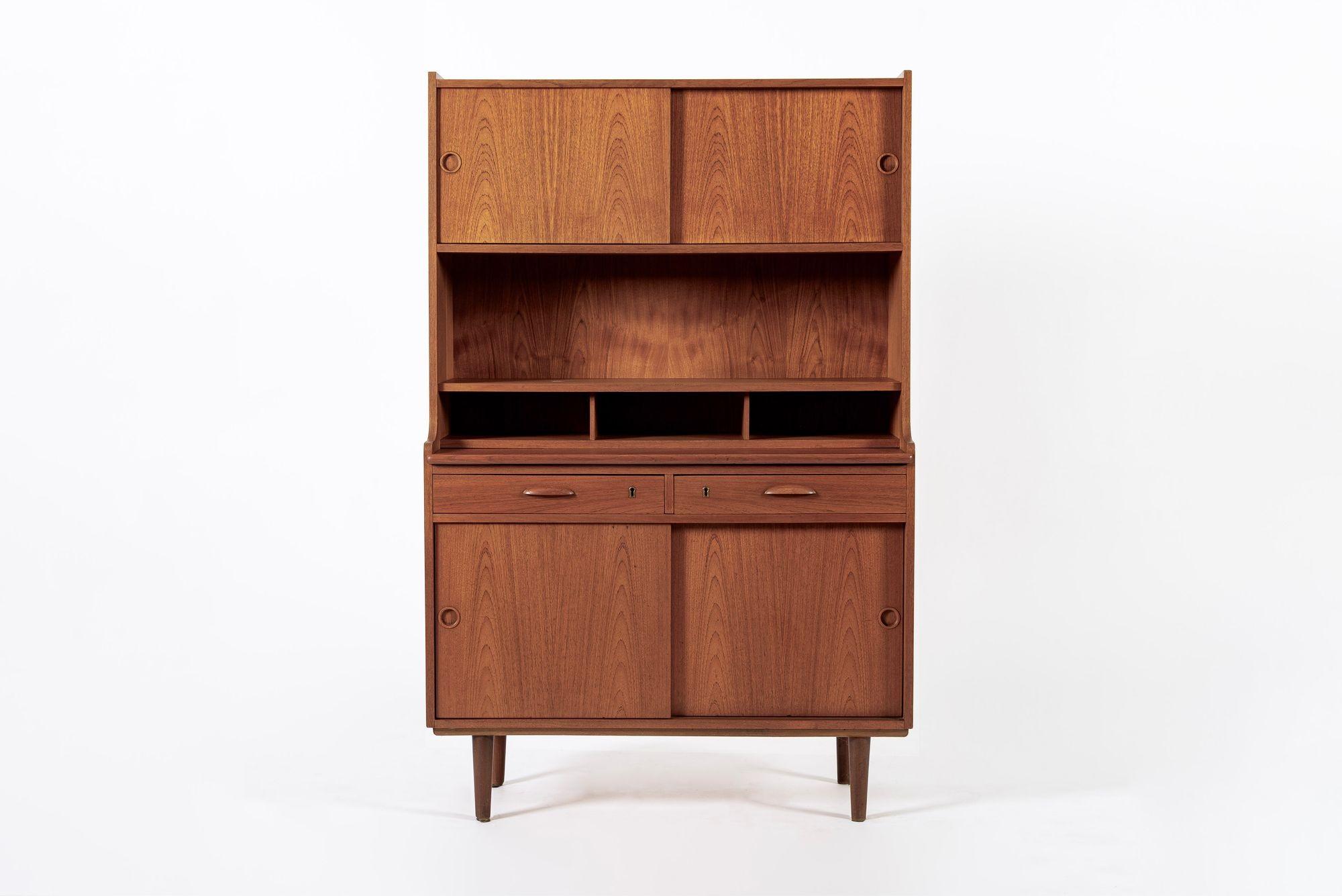 Mobile libreria e scrivania in legno di teak danese del metà secolo 1960 in vendita 5