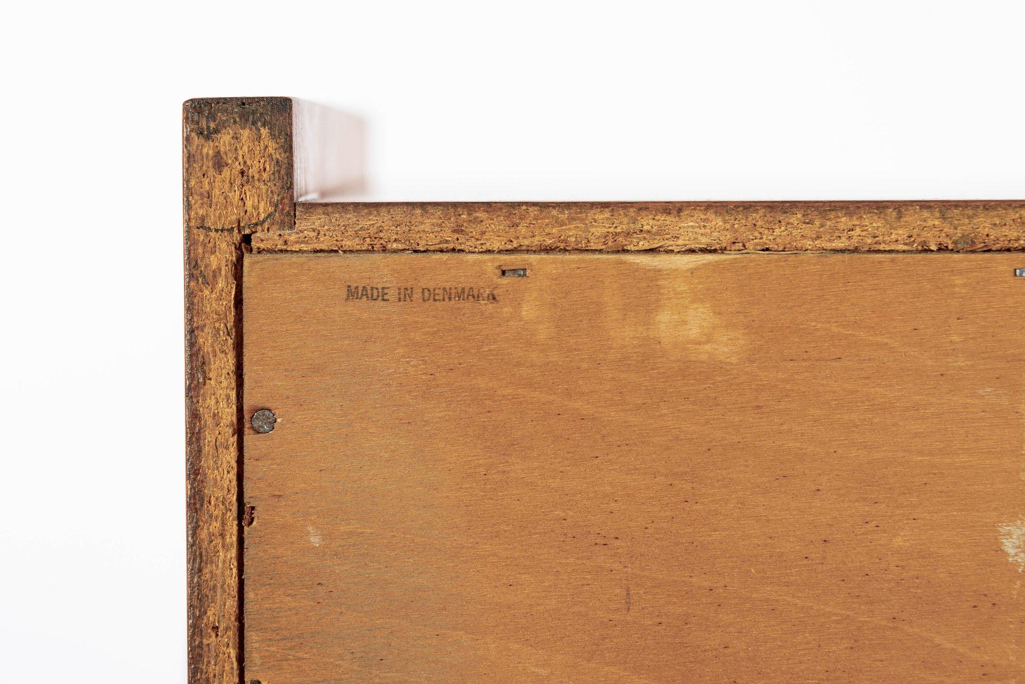 Mobile libreria e scrivania in legno di teak danese del metà secolo 1960 in vendita 7