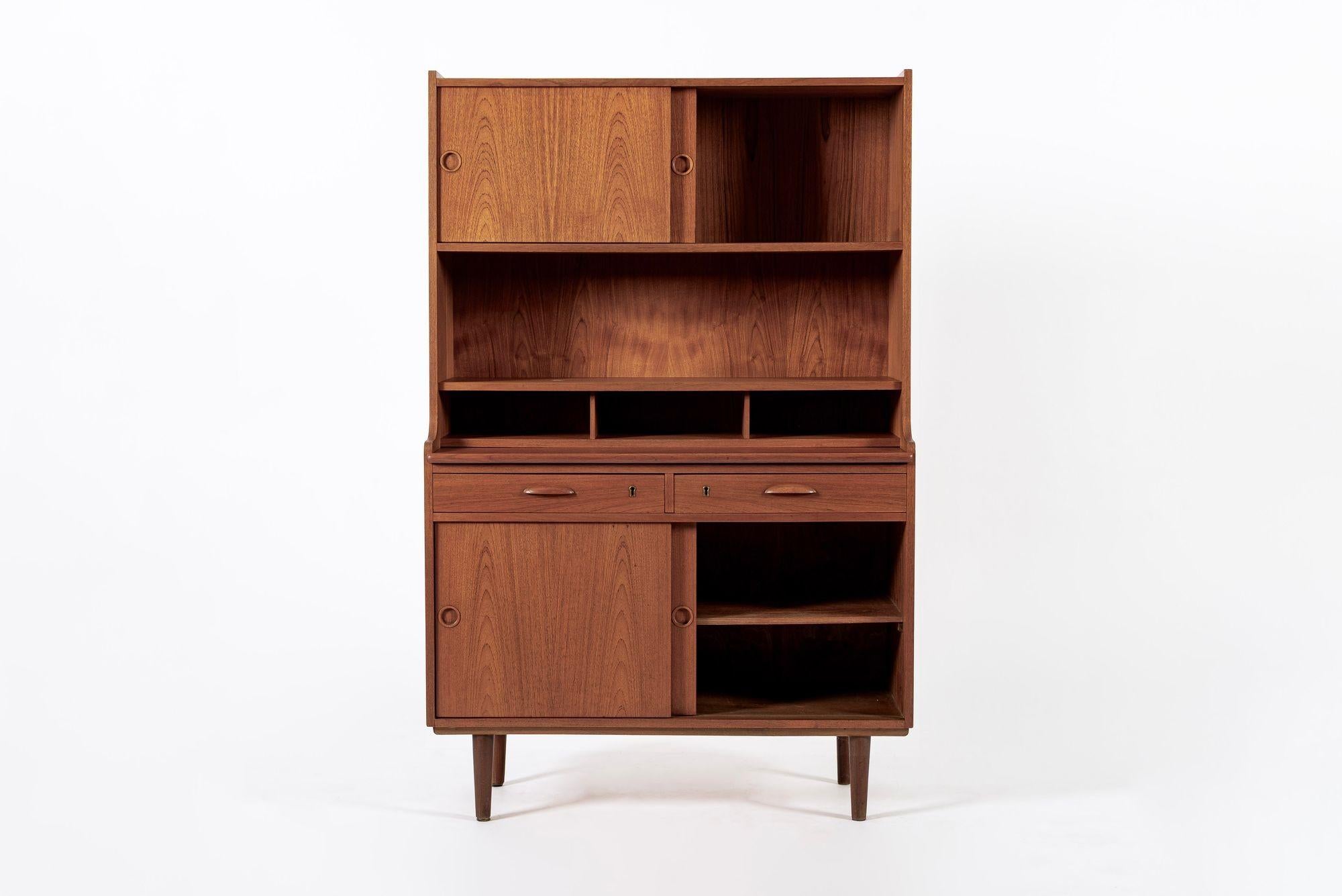 Mid-Century moderno Mobile libreria e scrivania in legno di teak danese del metà secolo 1960 in vendita