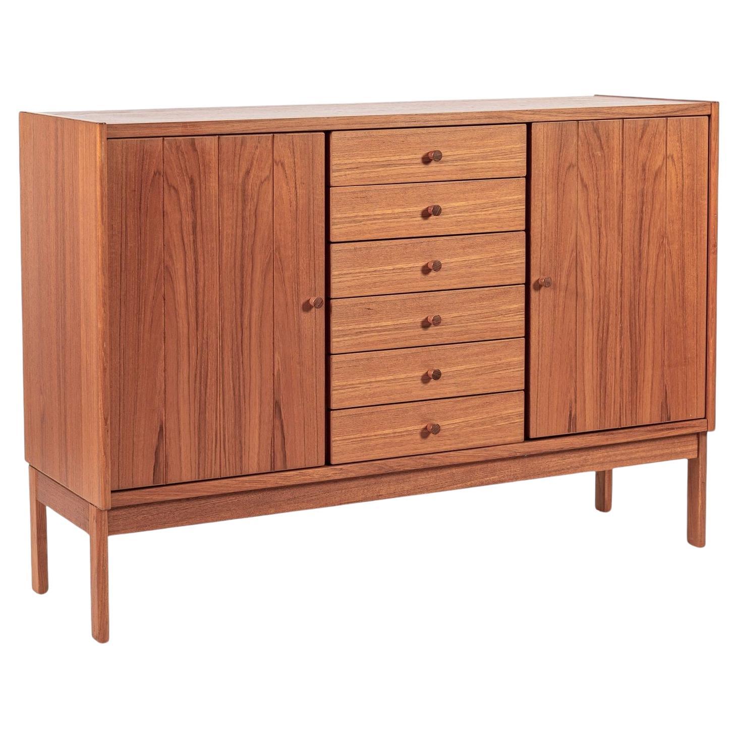 Credenza credenza mobile in legno di teak della metà del secolo scorso