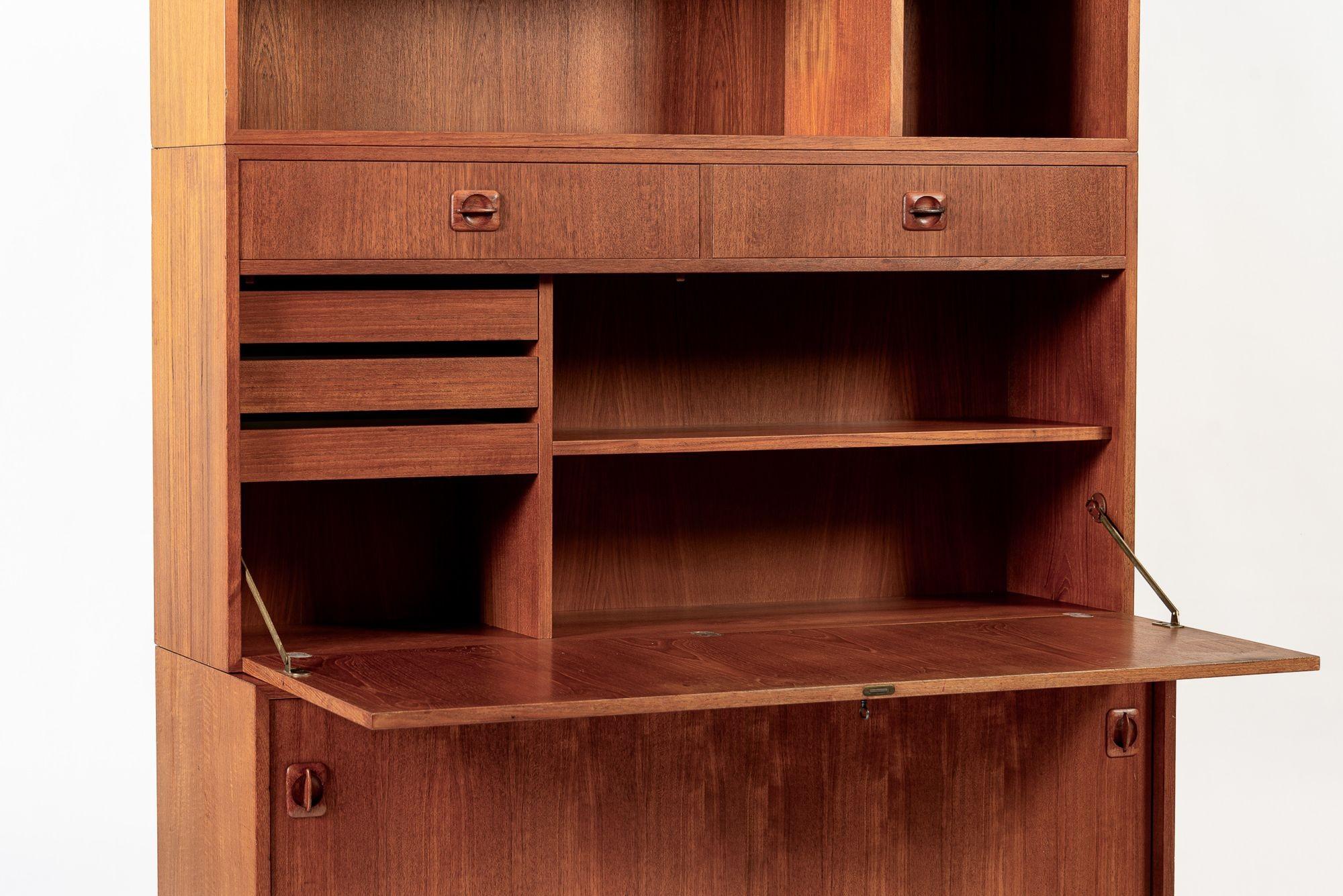 Mid Century Danish Teak Holz Drop-Down-Sekretär-Schreibtisch Wandeinheit im Angebot 1