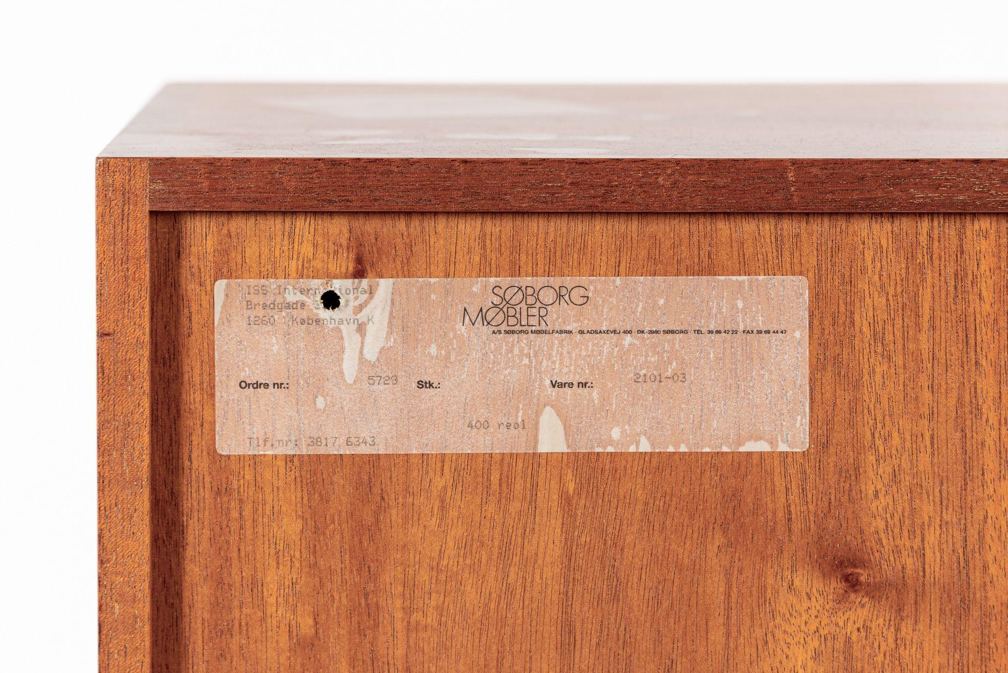 Mobile contenitore in legno di teak danese del Mid Century Mobler 1960s in vendita 3