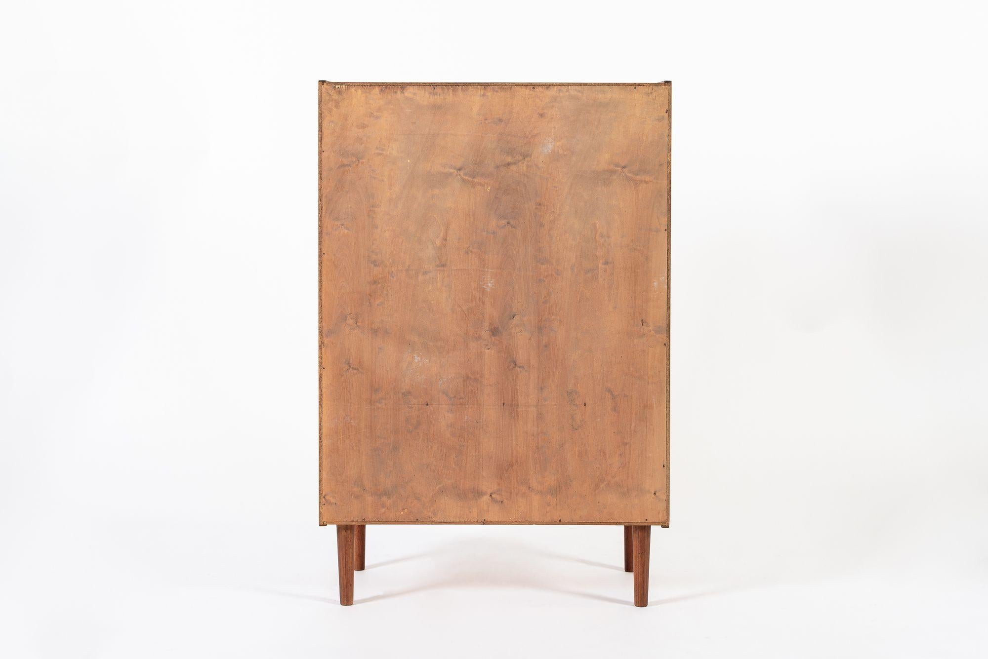 Mobile bar o ripostiglio in legno di teak danese della metà del secolo scorso in vendita 5