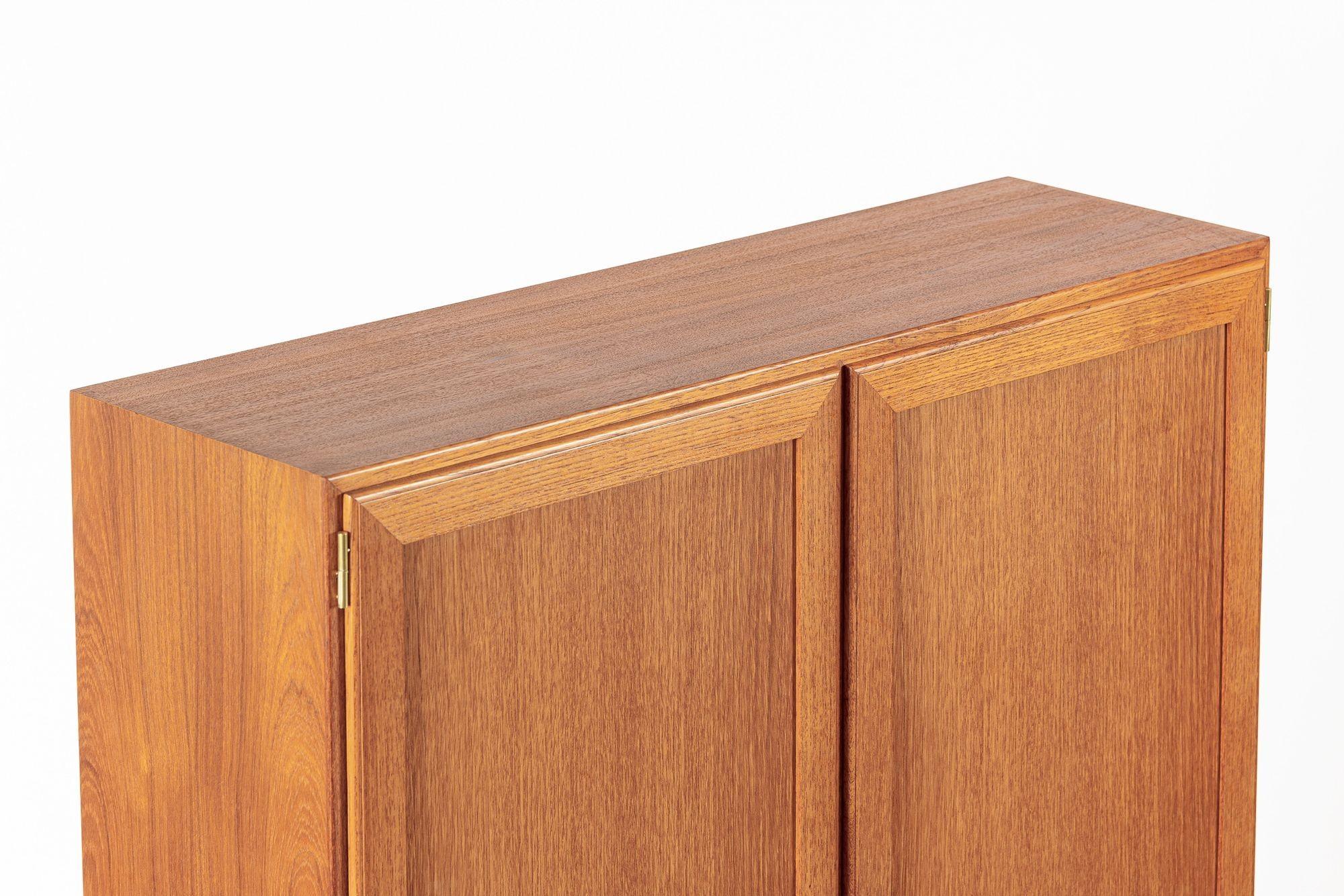 Mid Century Danish Teak Wood Storage Wandschrank im Angebot 2