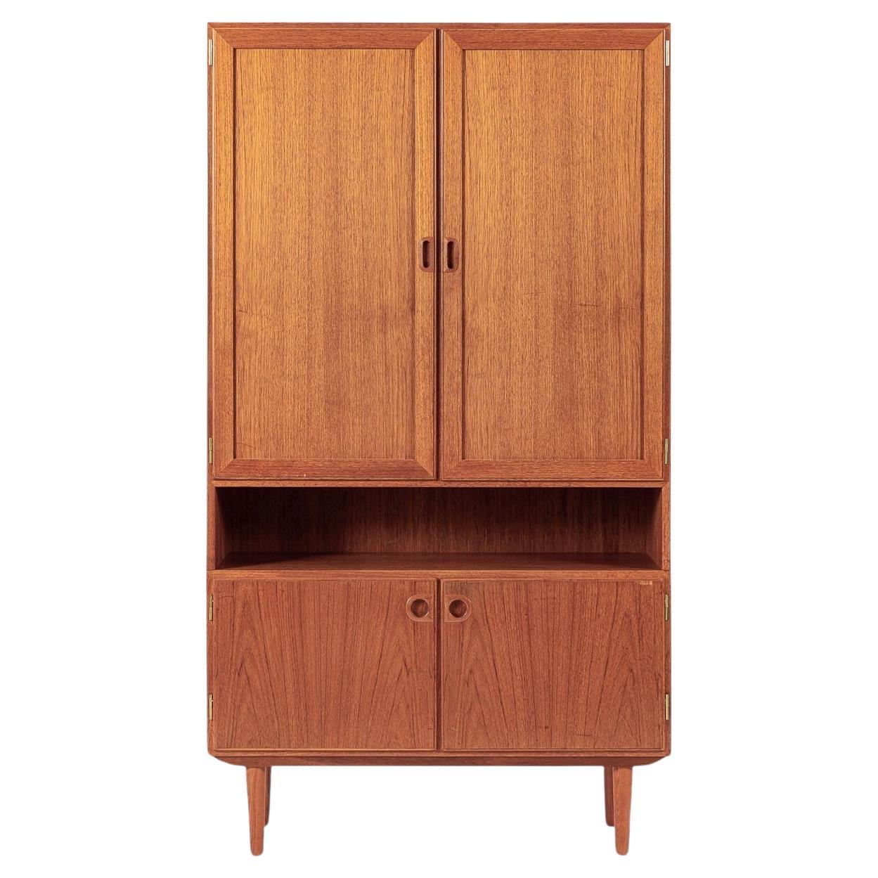 Mid Century Danish Teak Wood Storage Wandschrank im Angebot