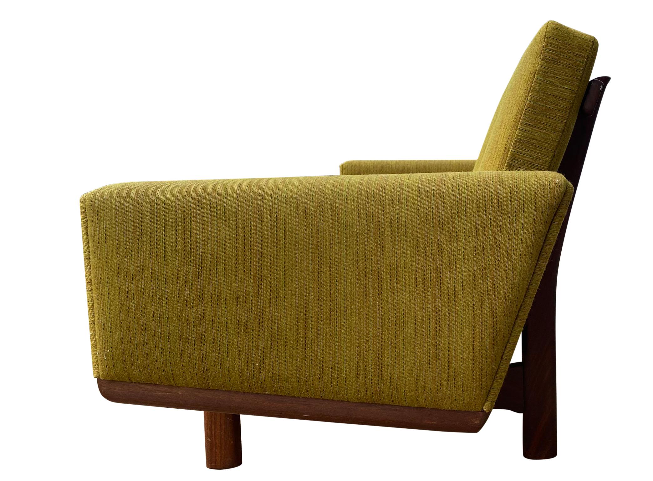Midcentury Danish Three-Seat Sofa Model GE-236/3 by Hans Wegner for GETAMA Teak 3