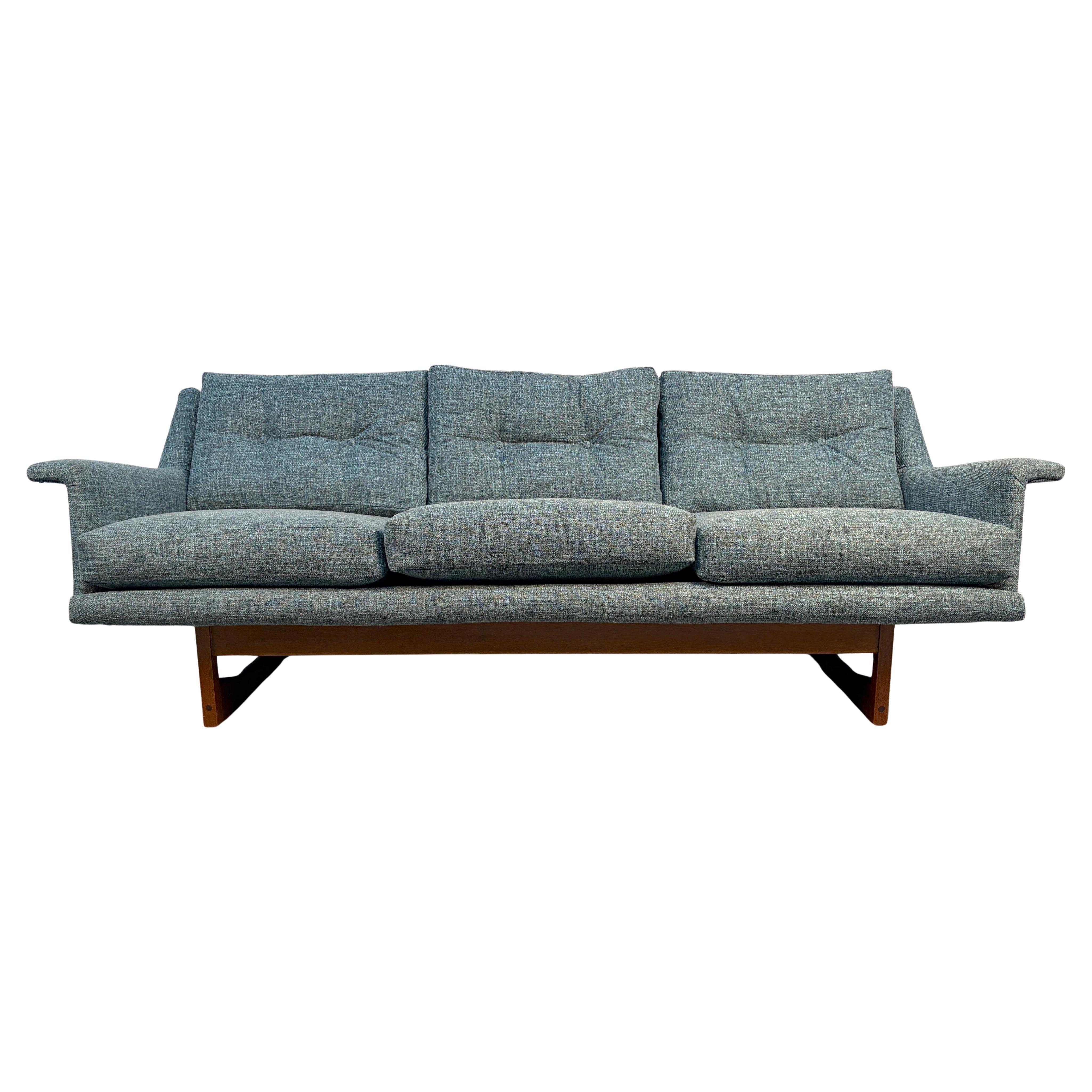 Mid-Century Danish Three Seat Teak Sofa en vente