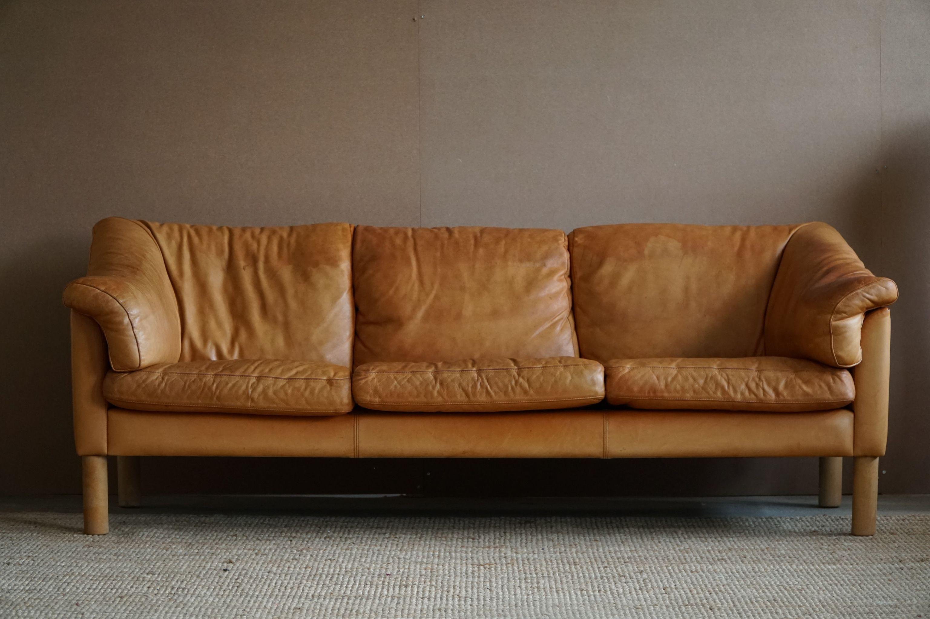 Scandinavian Modern Mid Century Danish Three Seater Sofa in Cognac coloured Leather, 1970s