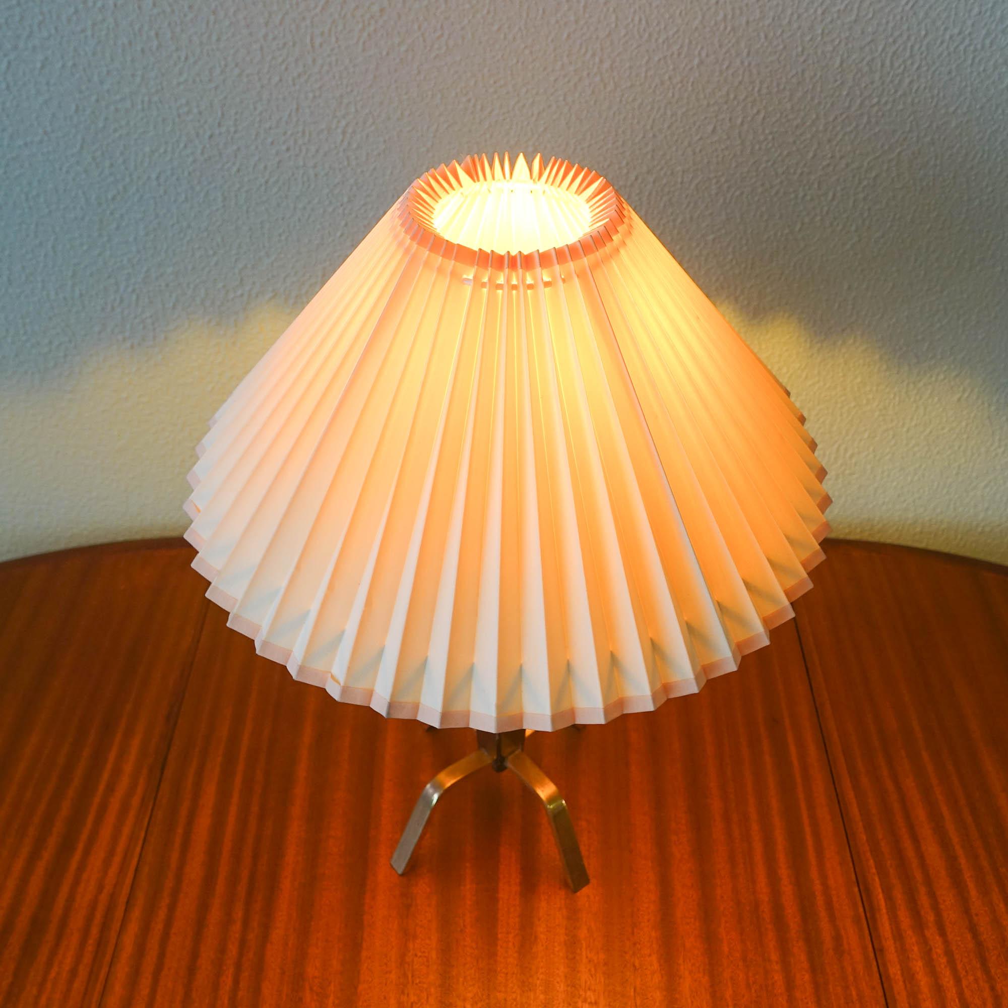 Mid-Century Danish Table Lamp in Wood & Brass, 1950s For Sale 1