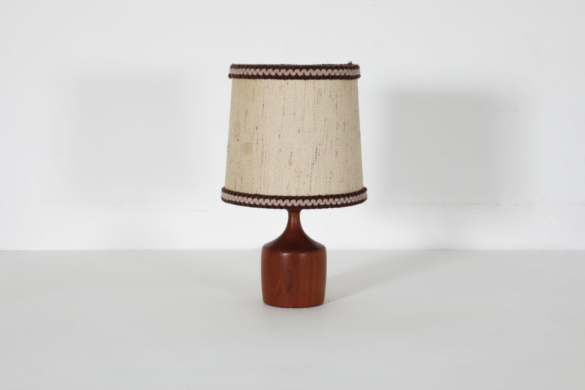 Mid-Century Danish Turned Wood Table Lamp with Fabric Shade In Good Condition For Sale In Los Angeles, CA