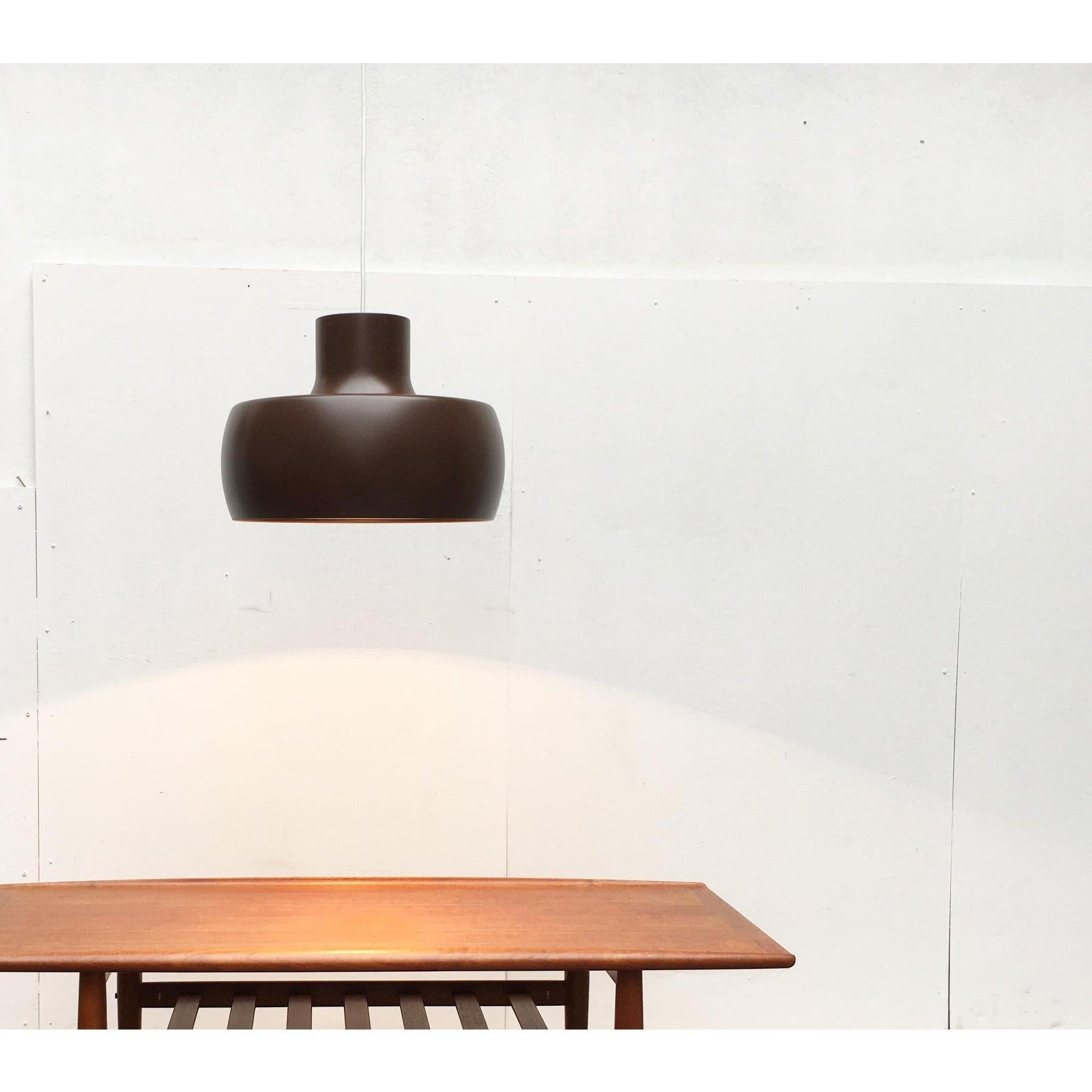 Mid-Century moderno Lampada a sospensione Ubo di Bent Karlby per ASK Belysninger, Danimarca, metà secolo. in vendita