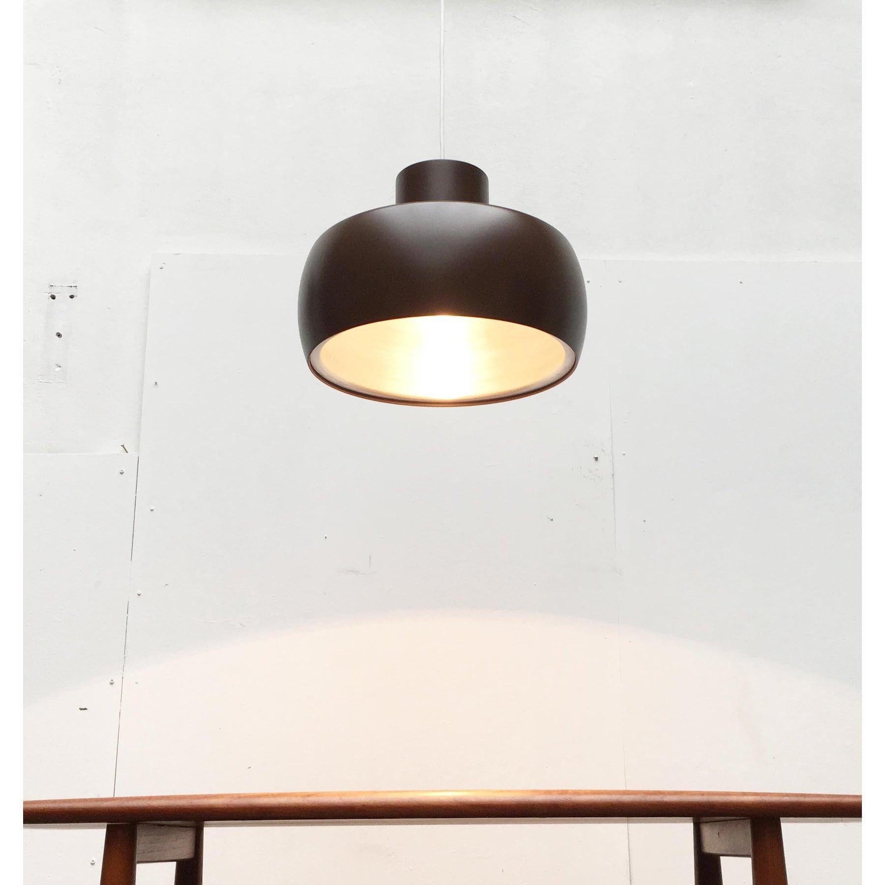 Danese Lampada a sospensione Ubo di Bent Karlby per ASK Belysninger, Danimarca, metà secolo. in vendita