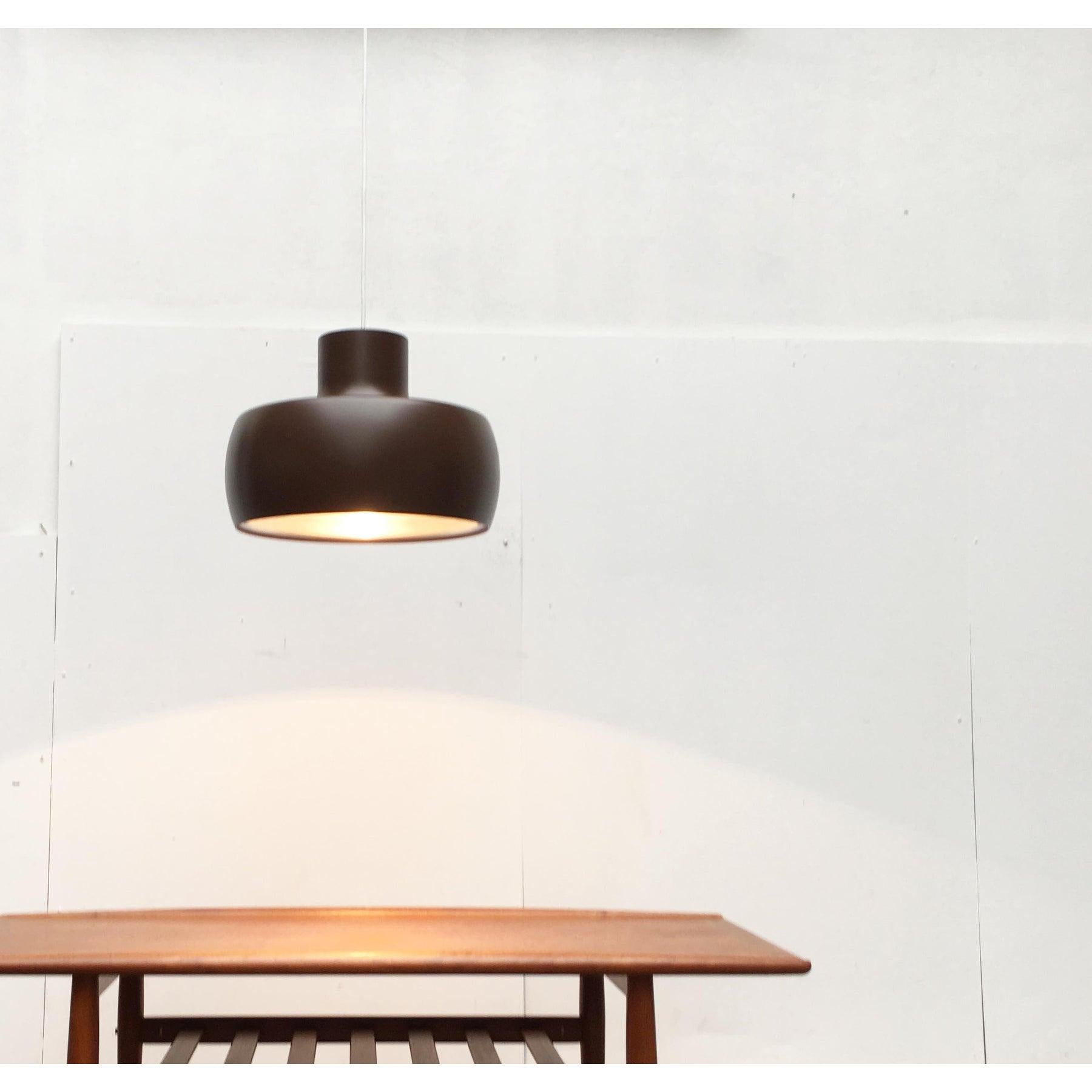 Plastica Lampada a sospensione Ubo di Bent Karlby per ASK Belysninger, Danimarca, metà secolo. in vendita