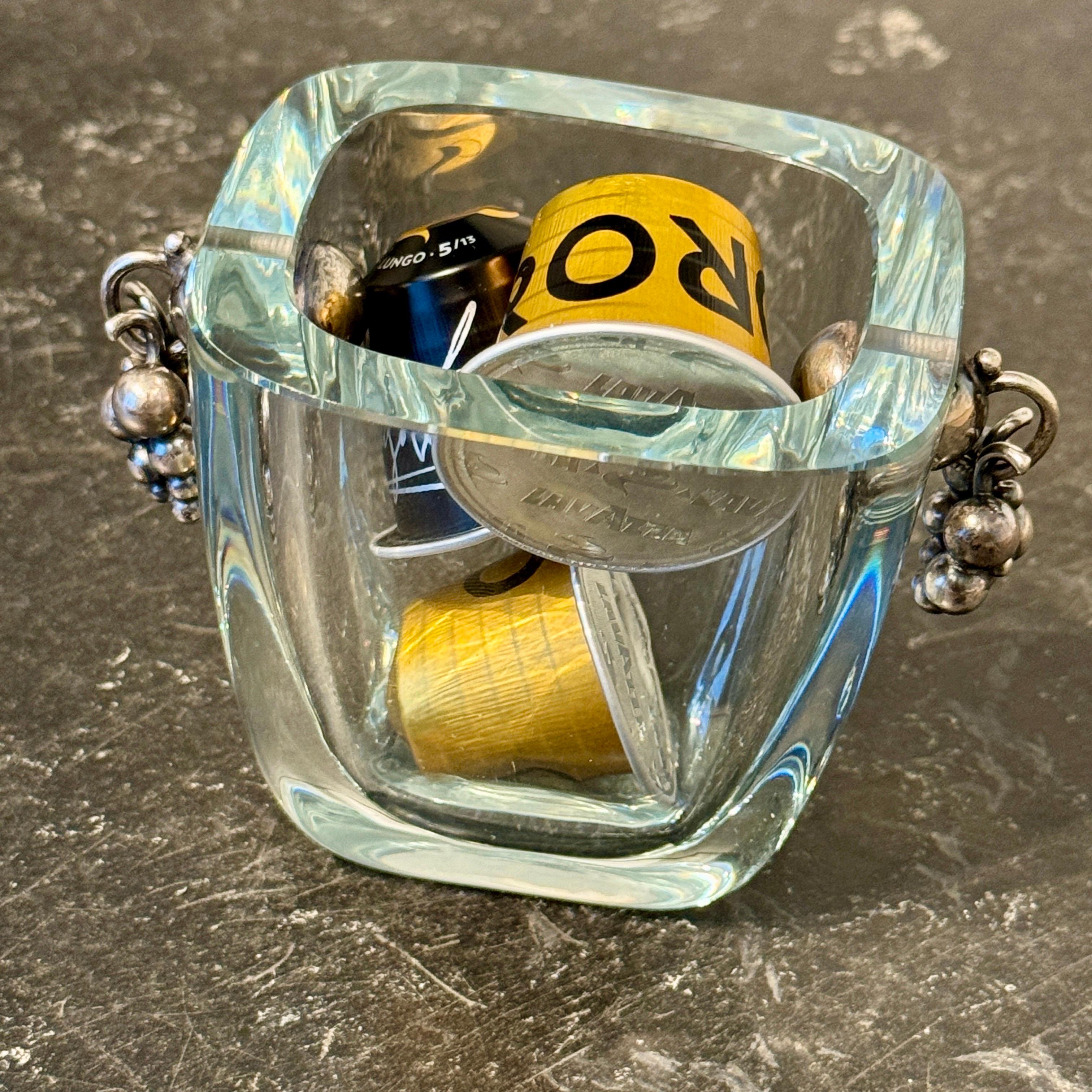 Piccolo vaso danese in vetro con uva in argento, A. Dragsted in vendita 3