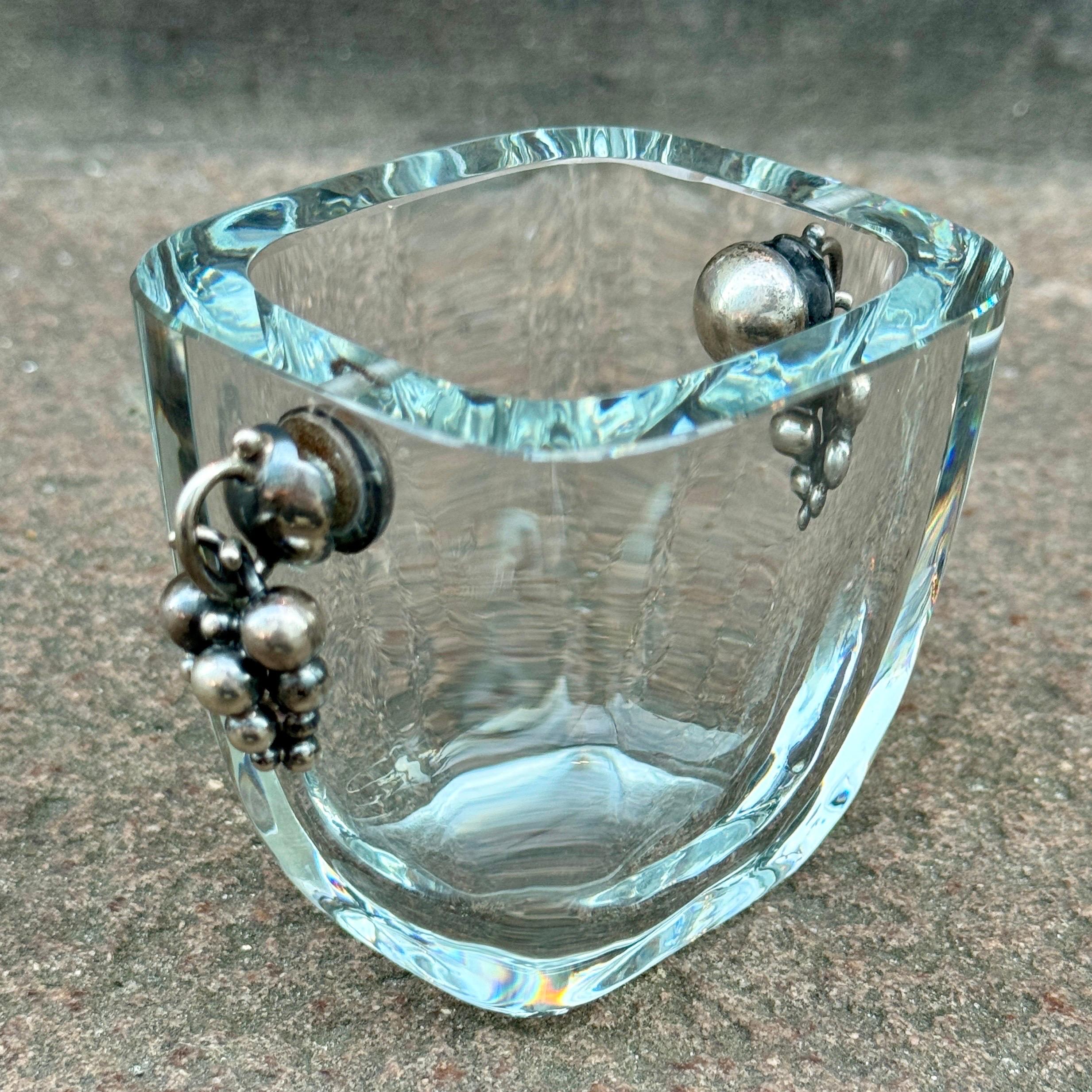 Argento 925 Piccolo vaso danese in vetro con uva in argento, A. Dragsted in vendita
