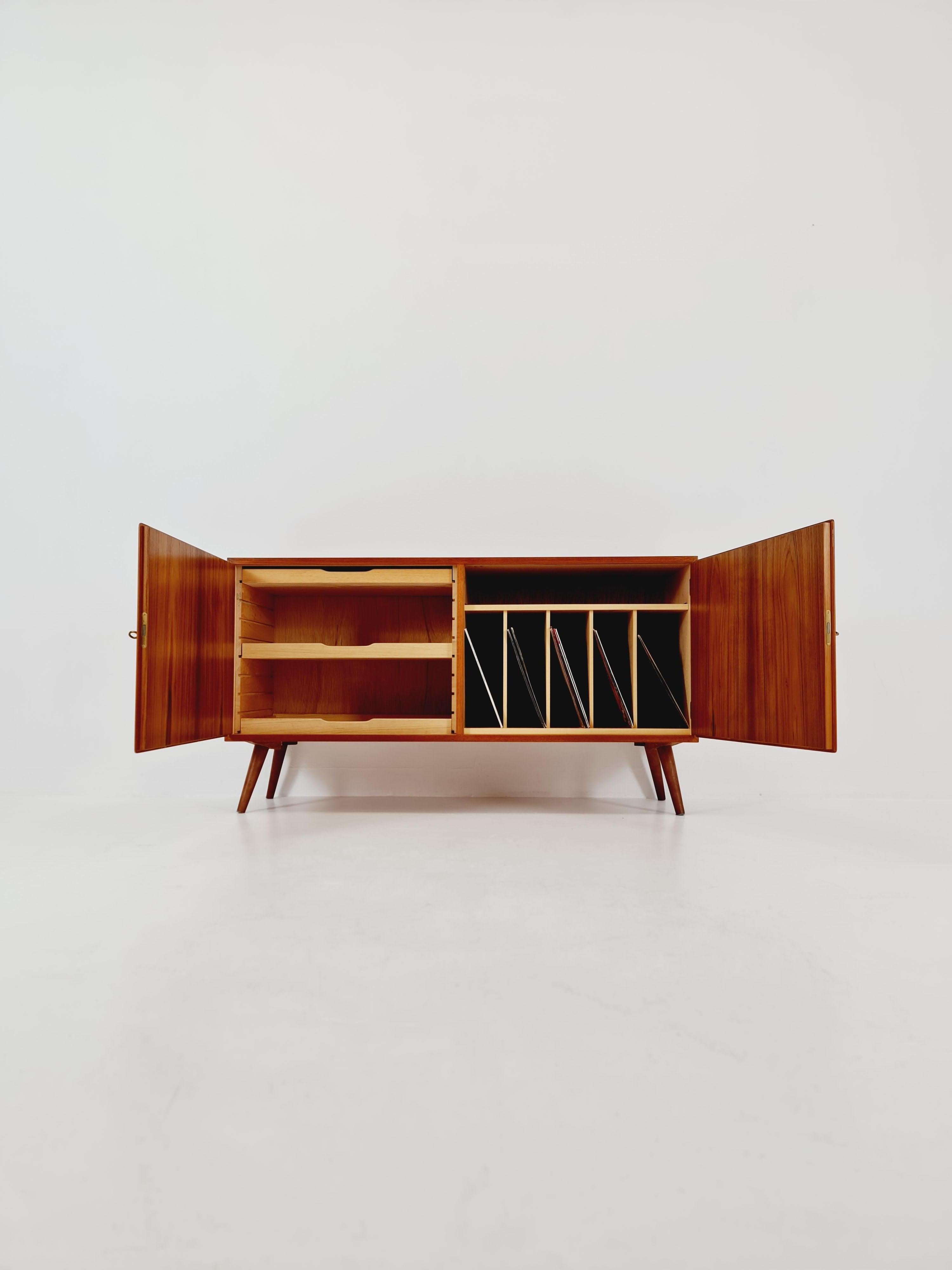 Armoire de couloir vintage danoise du milieu du siècle dernier en teck, buffet,  1960s en vente 2