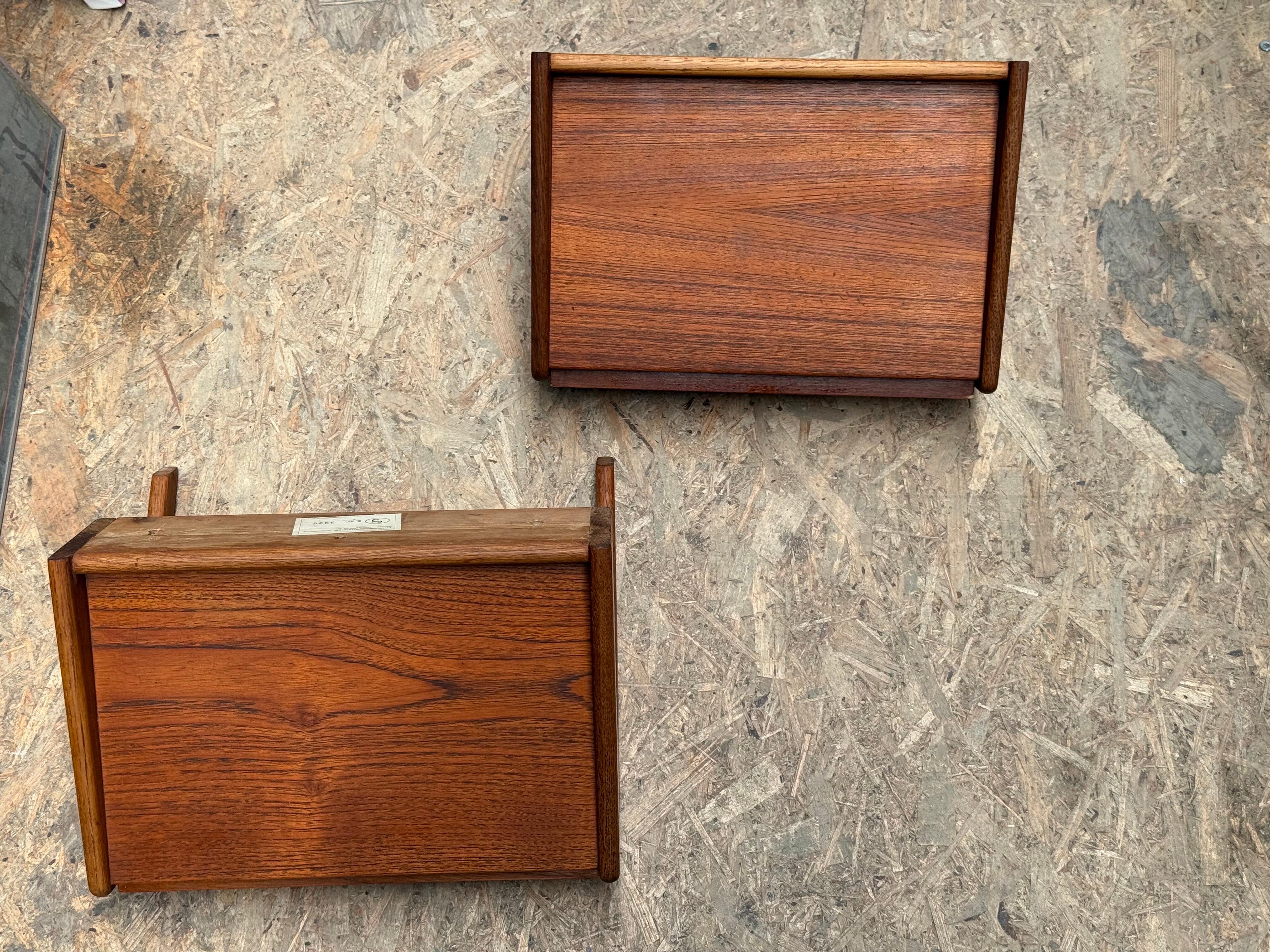 Mid-Century Danish Wall-Mounted Nightstands from Ølholm Møbelfabrik, 1950s in vendita 5
