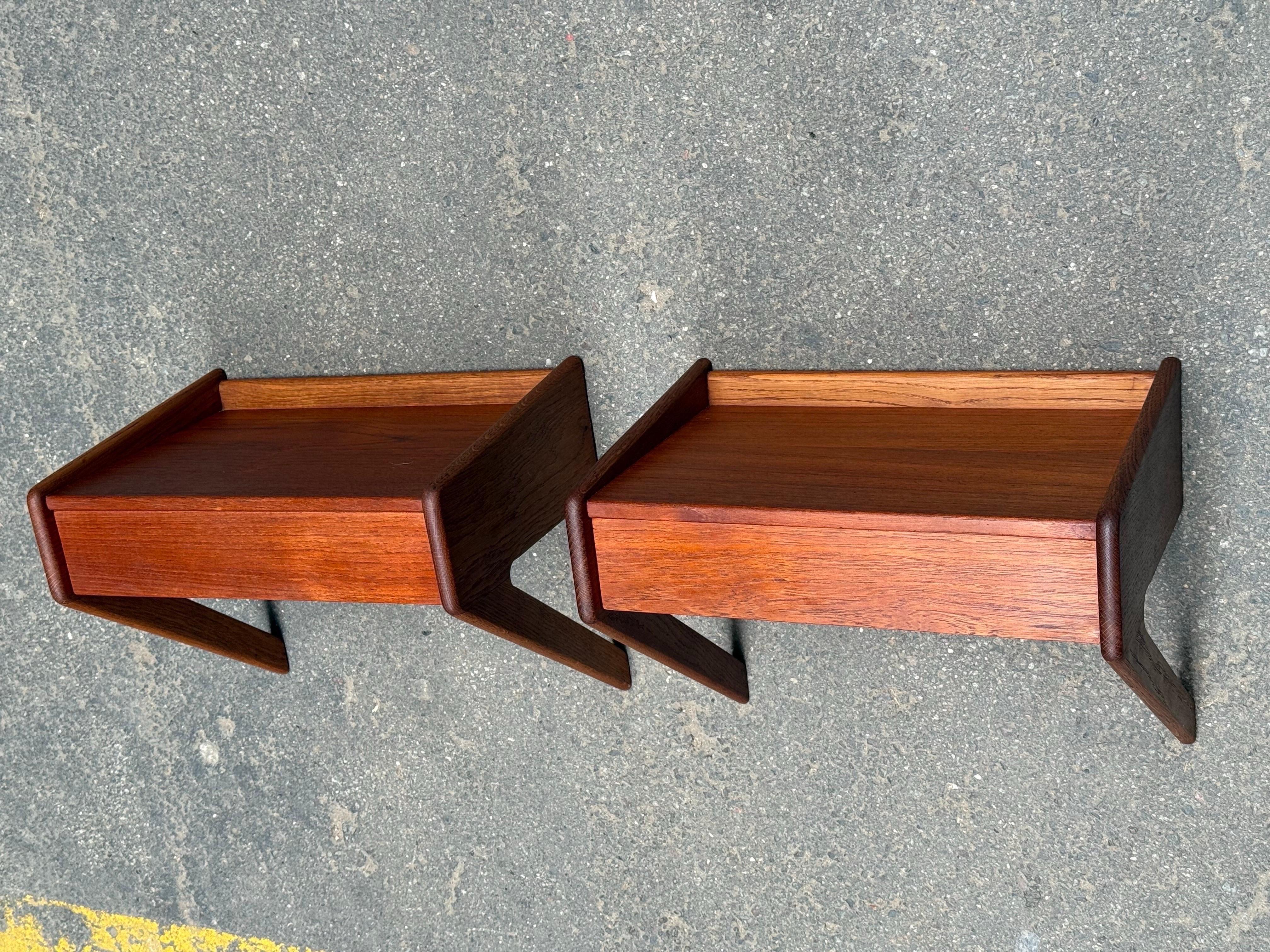 Teak Mid-Century Danish Wall-Mounted Nightstands from Ølholm Møbelfabrik, 1950s in vendita