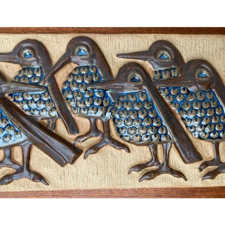 Piatto a rilievo da parete danese di metà secolo di Marianne Starck per Michael Andersen Bornholm, in condizioni impeccabili. Progettato tra il 1960 e il 1969 Questo pezzo ha un marchio di attribuzione.

Informazioni aggiuntive:
Materiali: