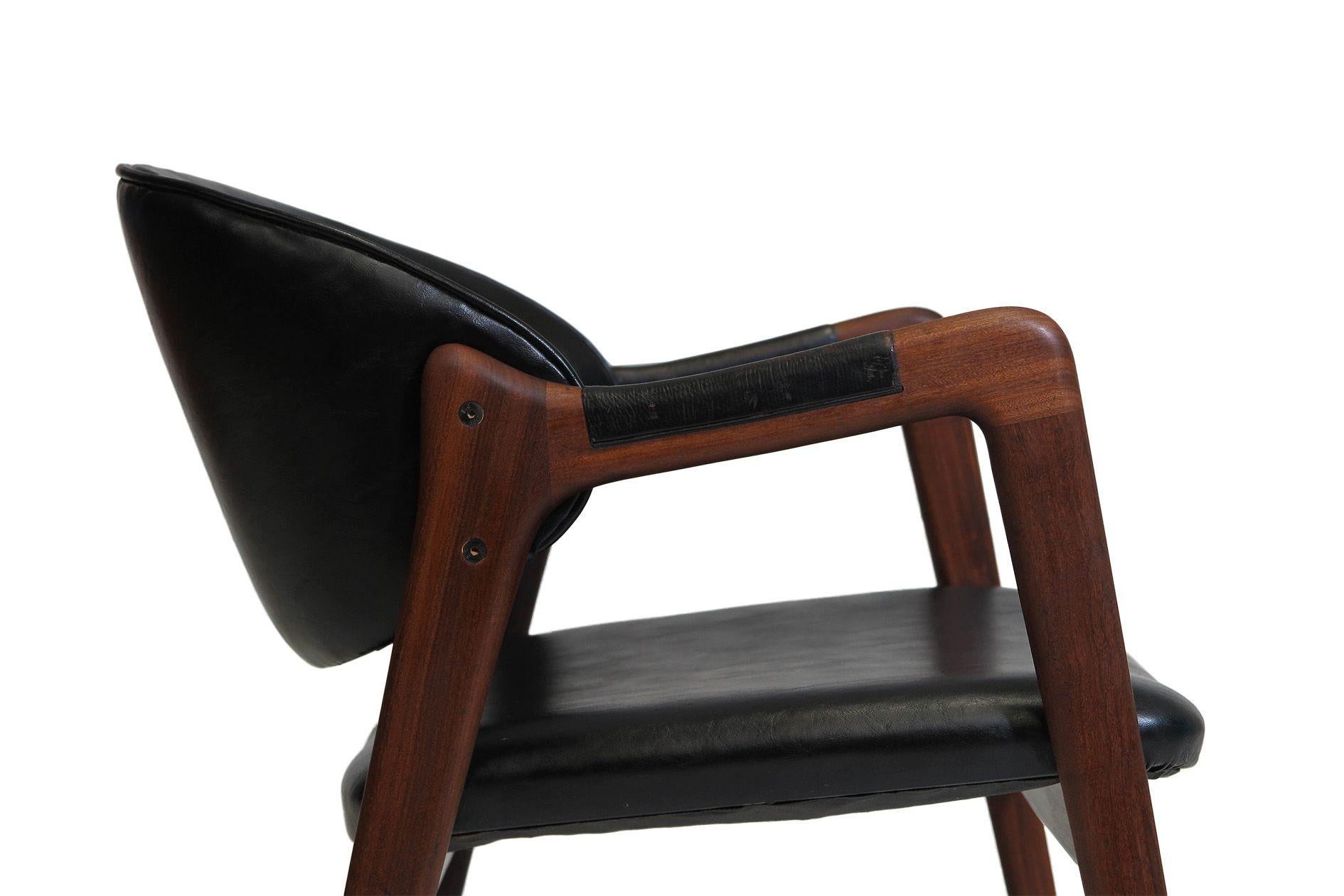 Sillones de nogal danés de mediados de siglo en negro en Bueno estado para la venta en Oakland, CA