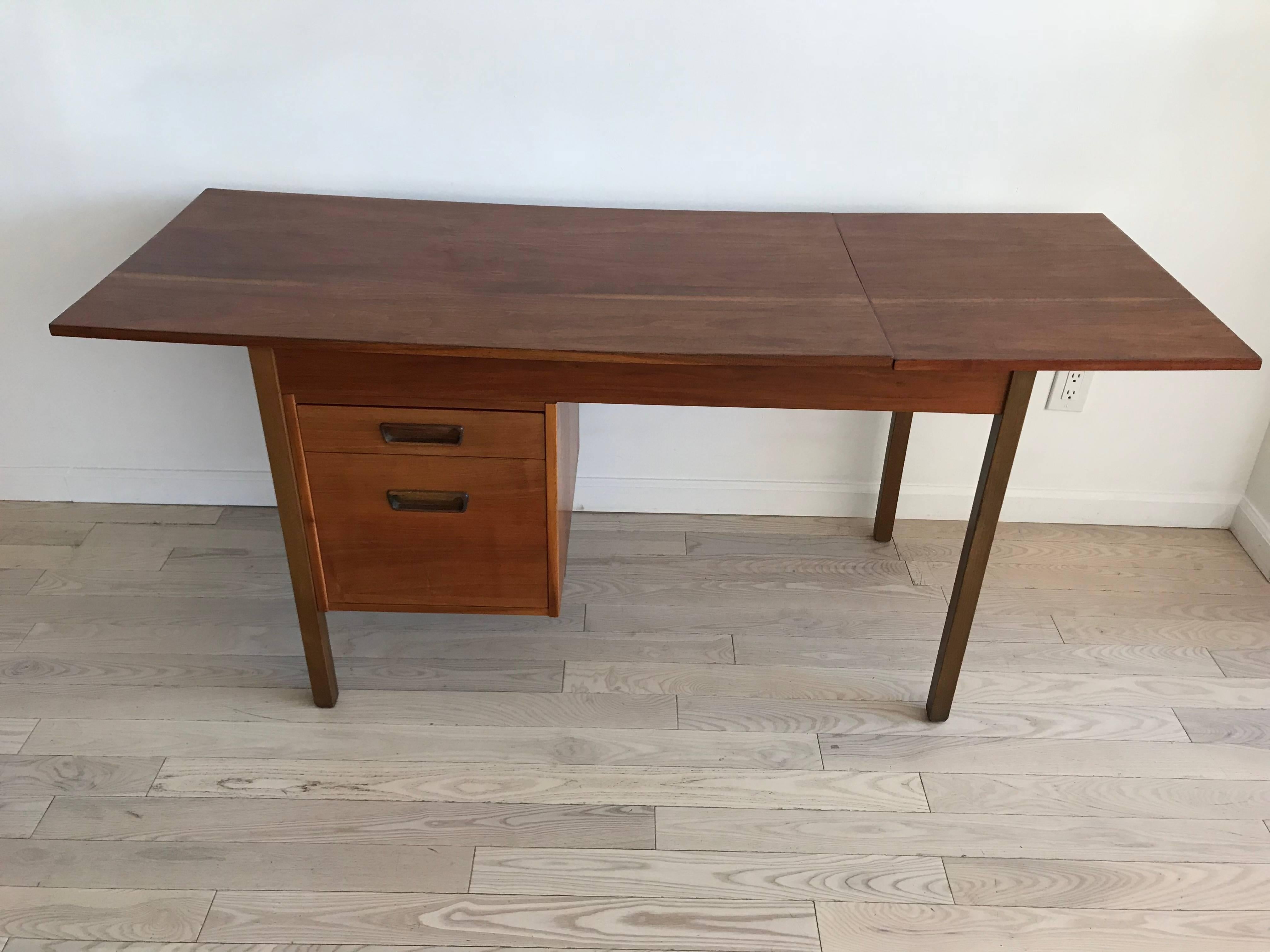 Midcentury Danish Walnut Expandable Desk for Maurice Villency 5