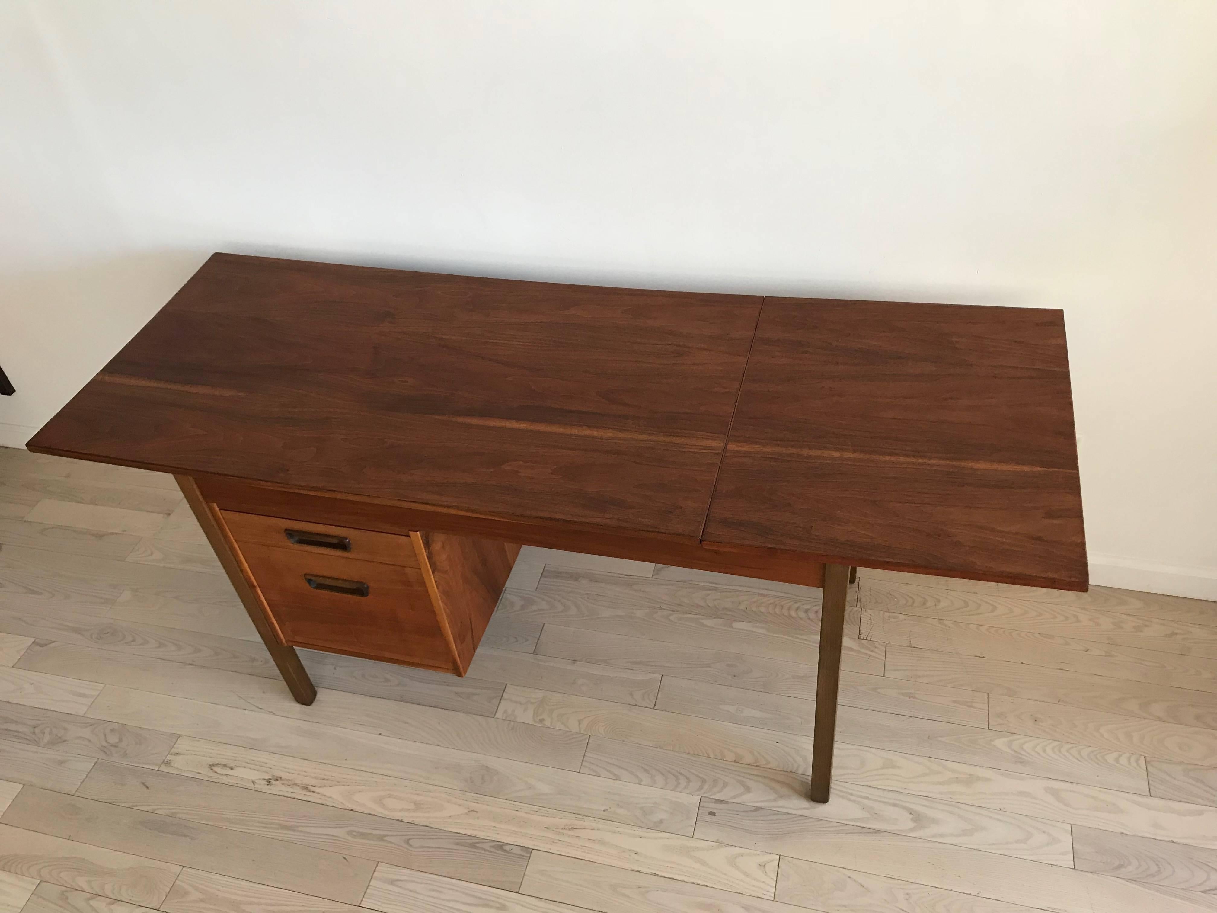 Midcentury Danish Walnut Expandable Desk for Maurice Villency 6