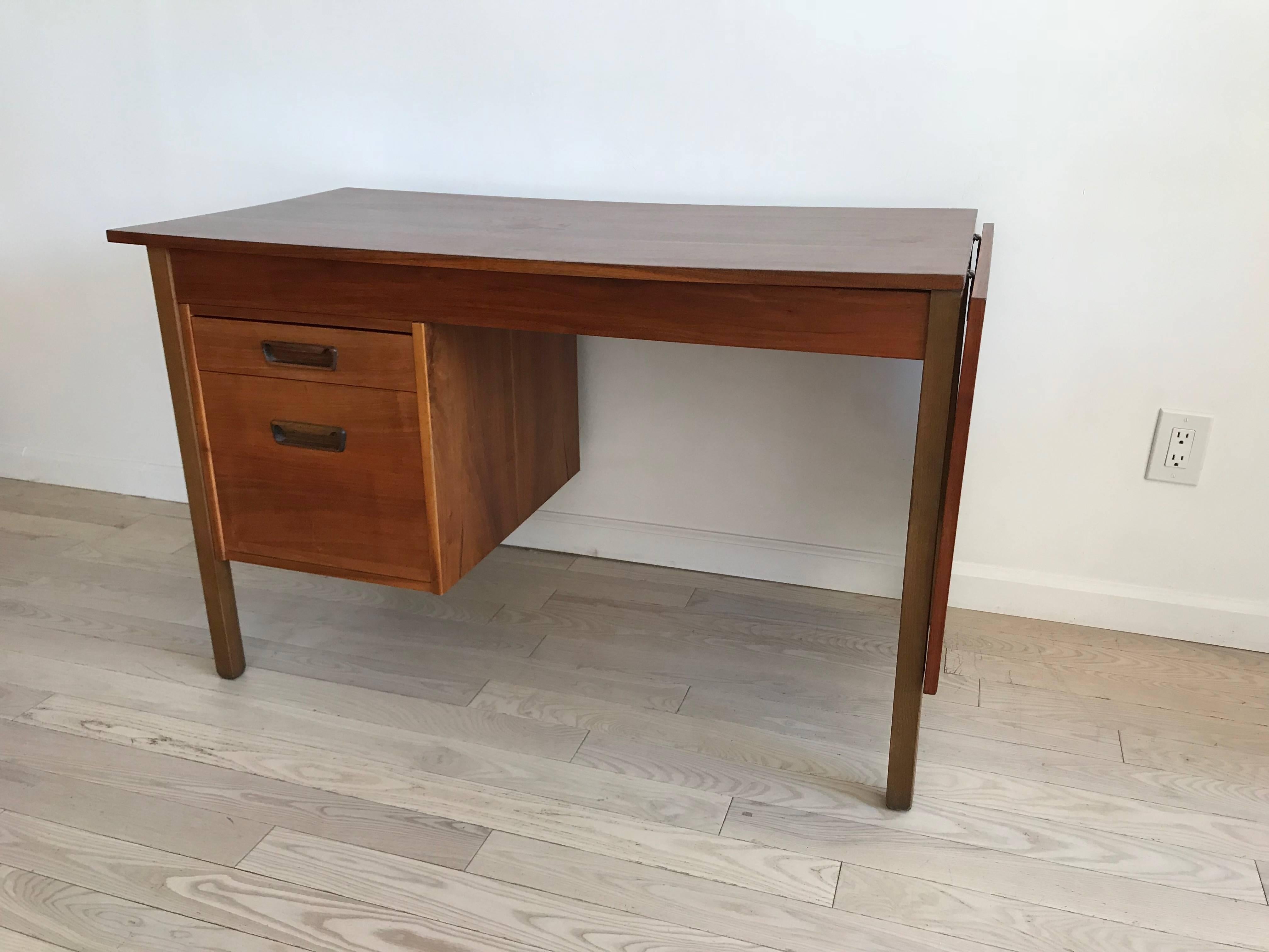 Midcentury Danish Walnut Expandable Desk for Maurice Villency 7