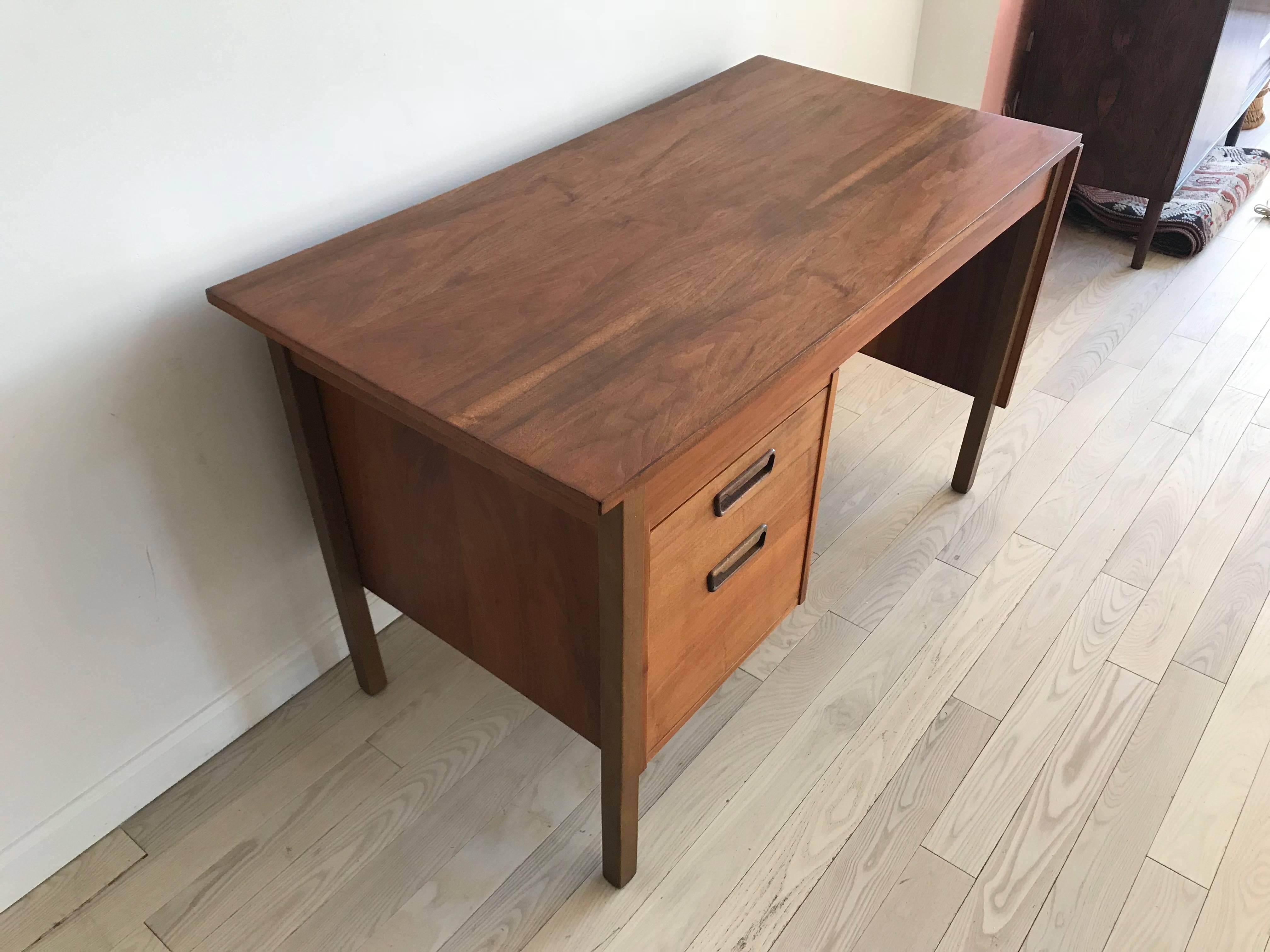 Midcentury Danish Walnut Expandable Desk for Maurice Villency 1