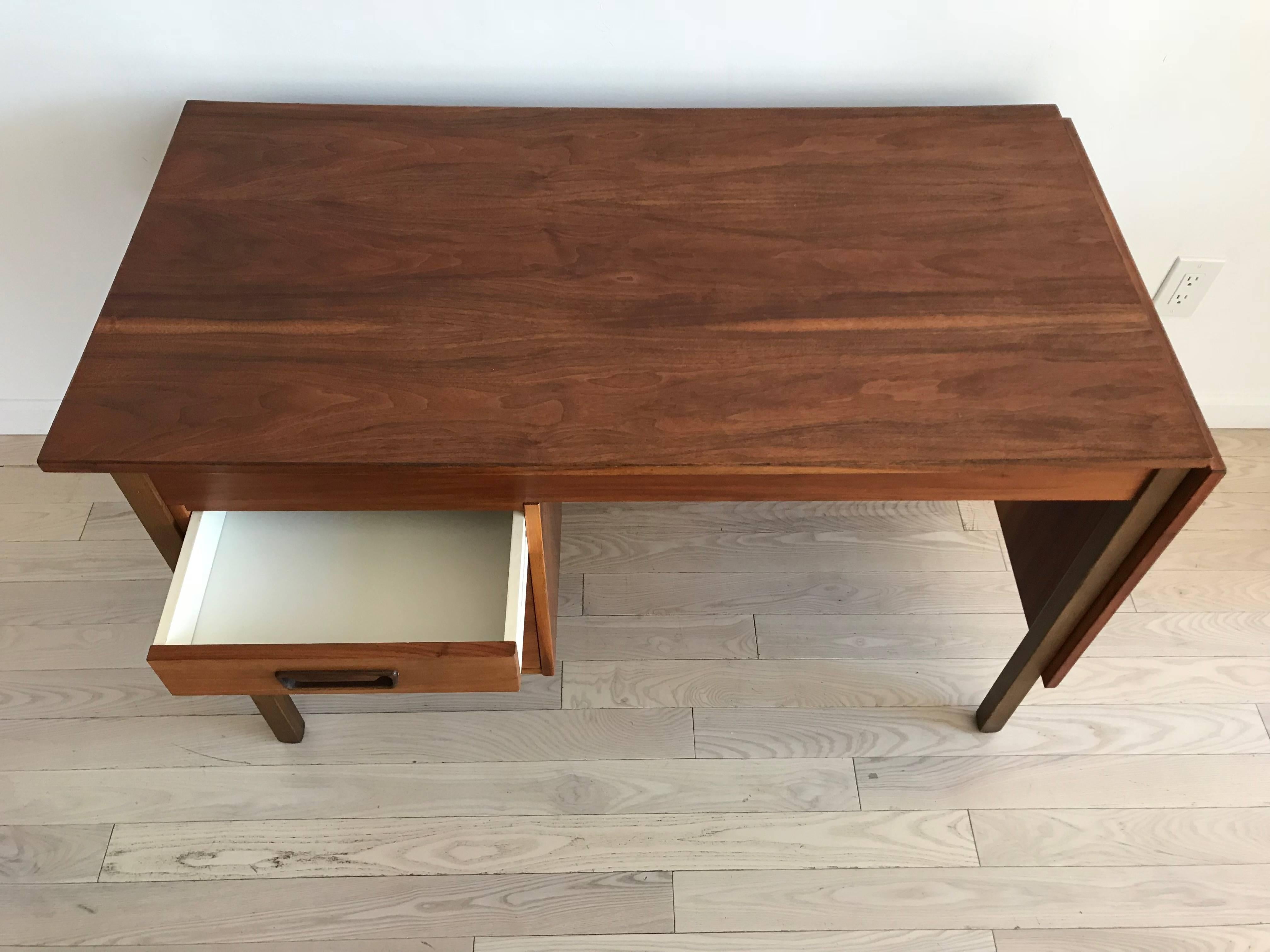 Midcentury Danish Walnut Expandable Desk for Maurice Villency 3