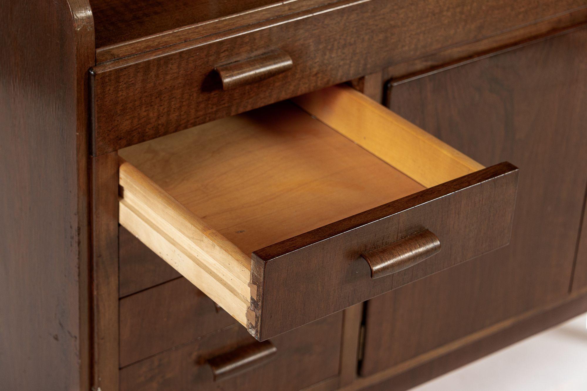 Scrivania e libreria estraibile in legno di noce danese del metà del secolo scorso in vendita 2