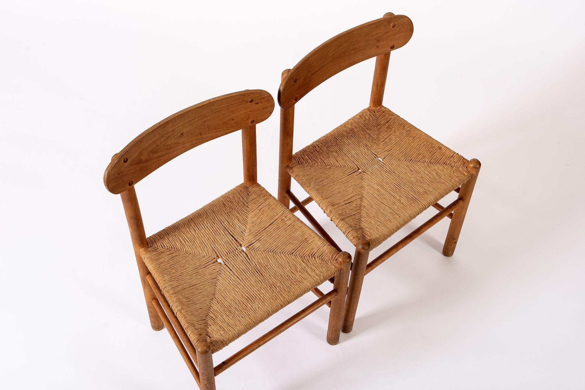 Sillas de comedor danesas de madera y mimbre de mediados de siglo en venta 3
