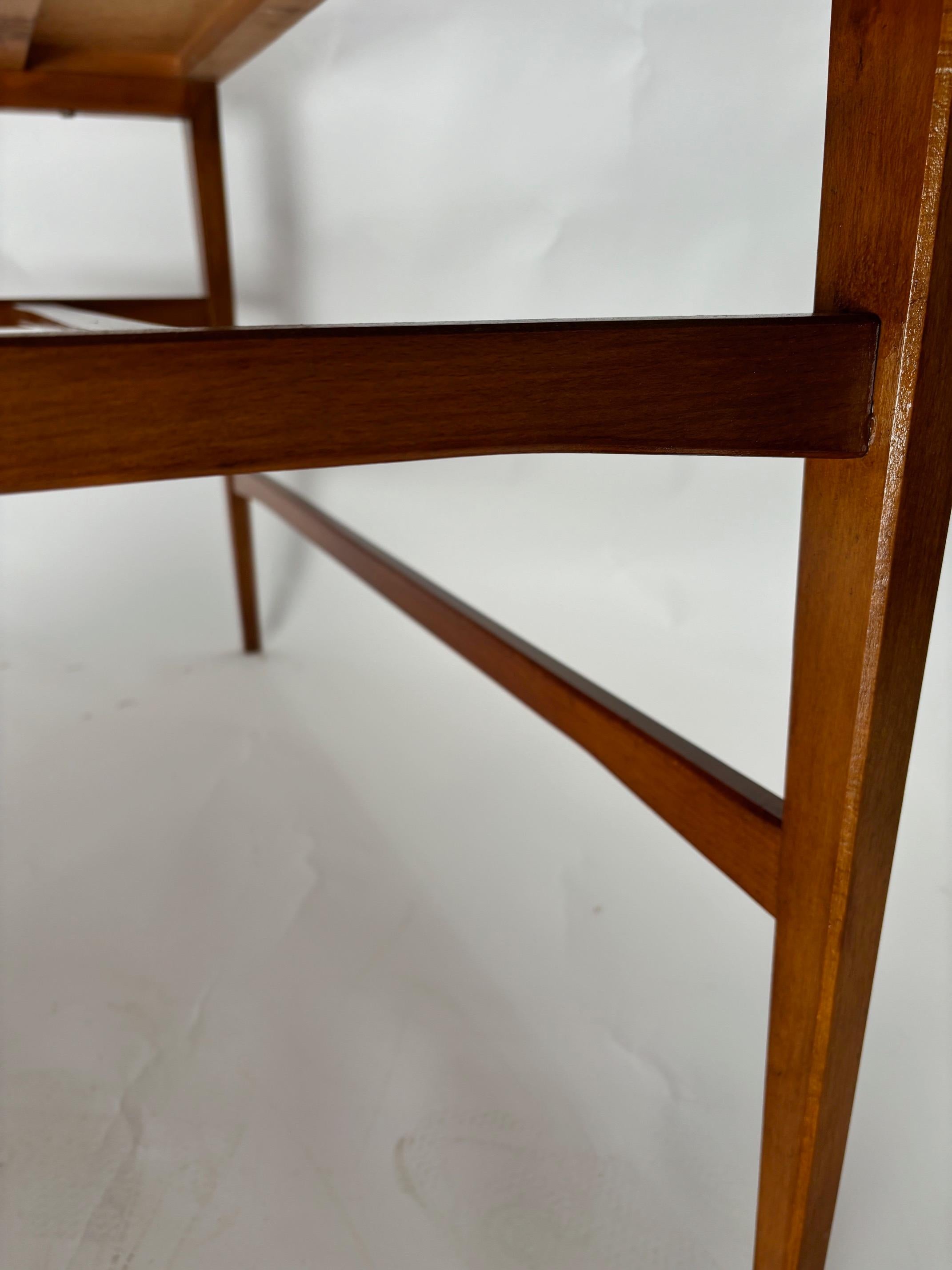 Scrivania danese di metà secolo in legno, design anni '60 In condizioni buone in vendita a Argelato, BO