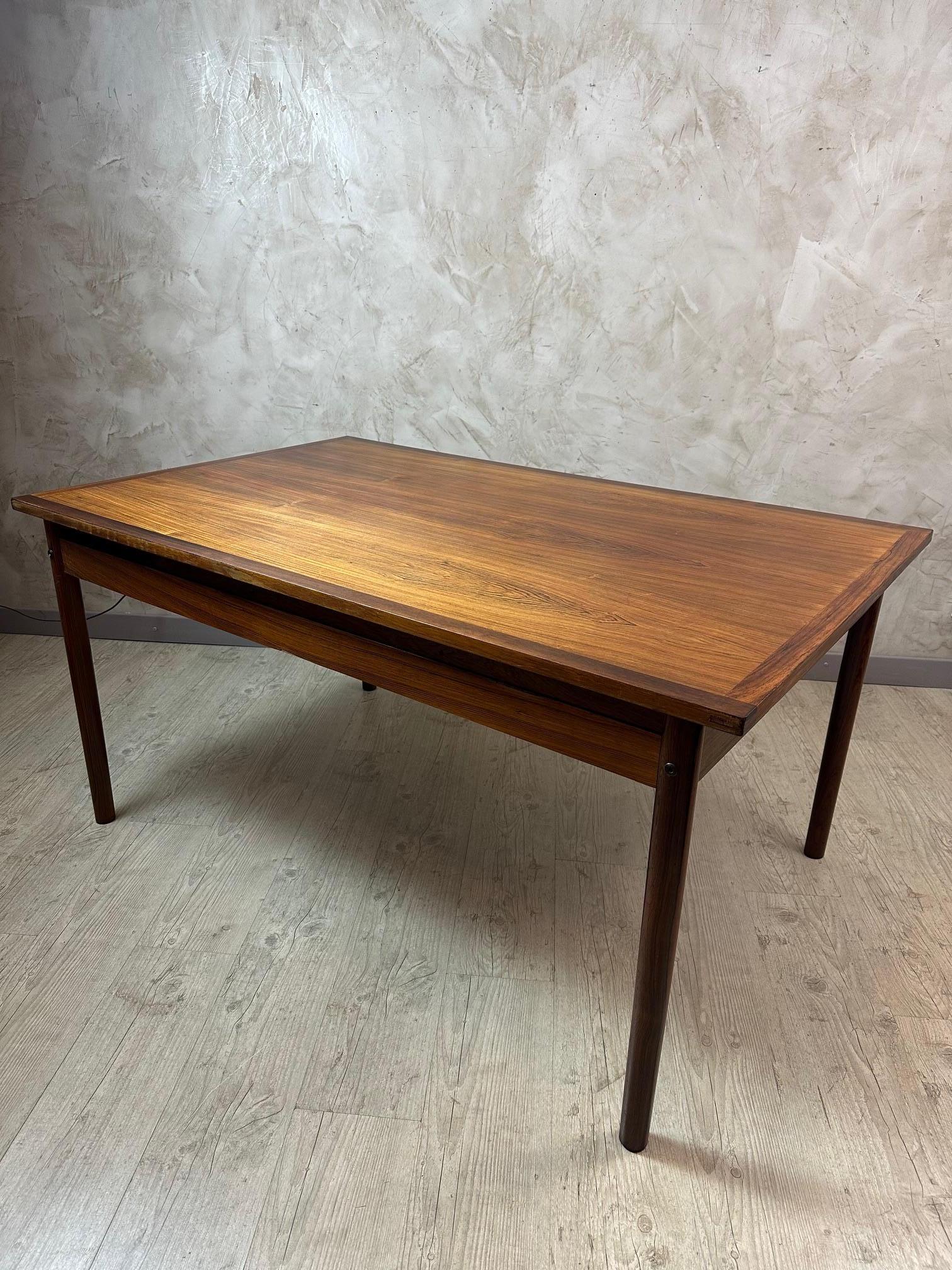 Table de salle à manger extensible en bois danoise du milieu du siècle, années 1950 Bon état à LEGNY, FR