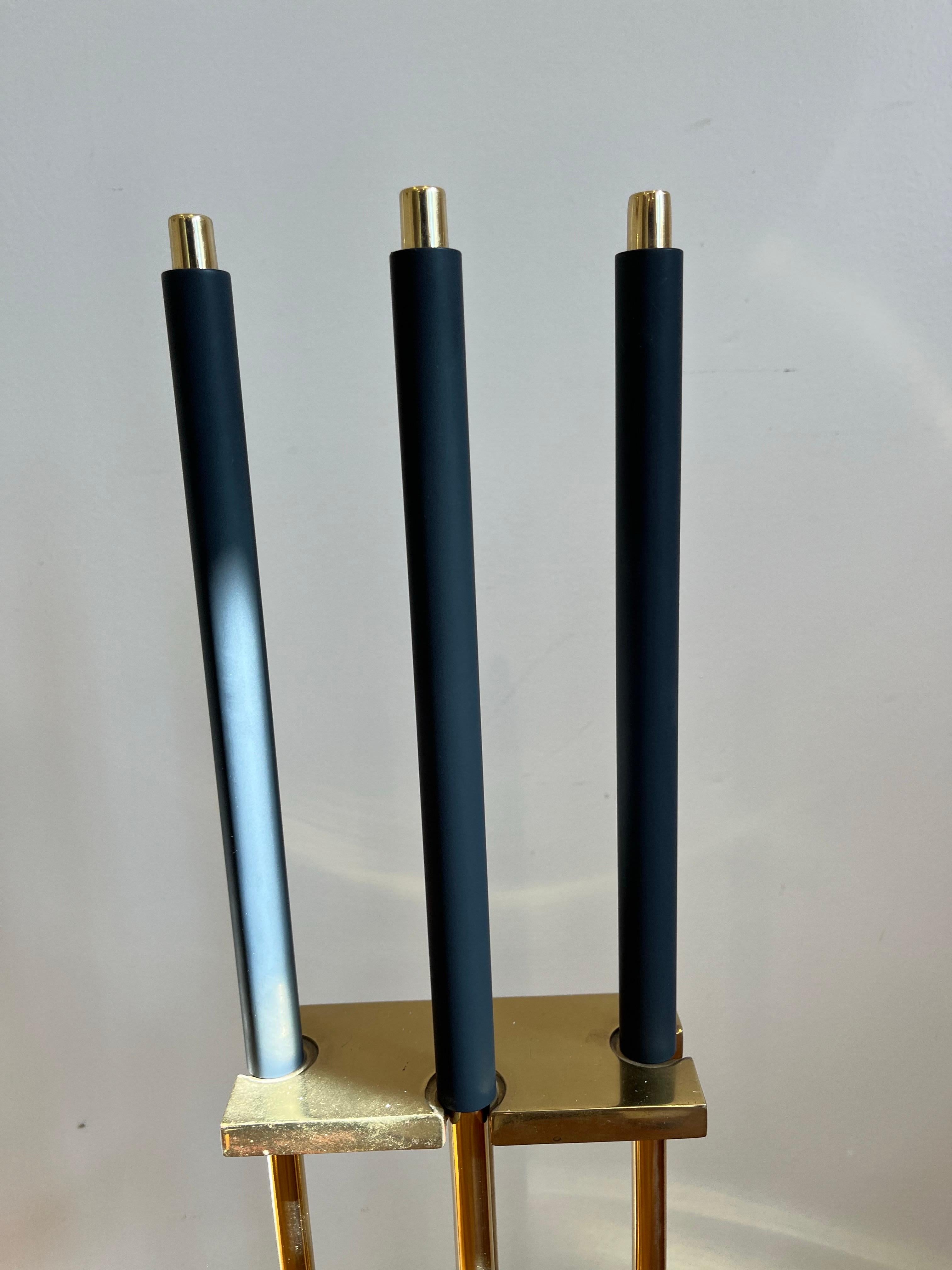 Nordamericano Strumenti per caminetto in ottone e smalto di Danny Alessandro, metà del secolo scorso in vendita