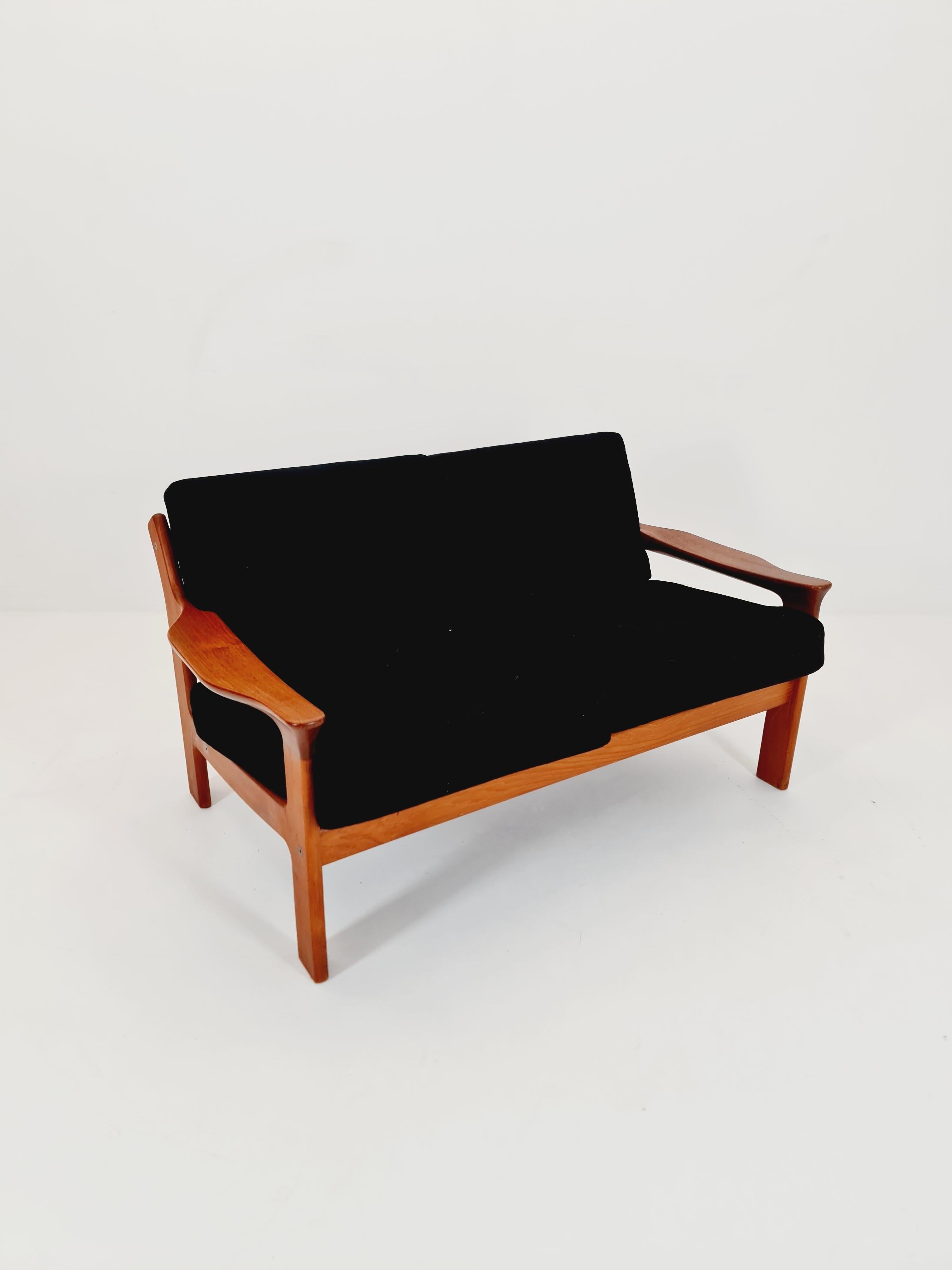 Mid-Century moderno Dansih di metà secolo  Divano a 2 posti in teak, anni '60 in vendita