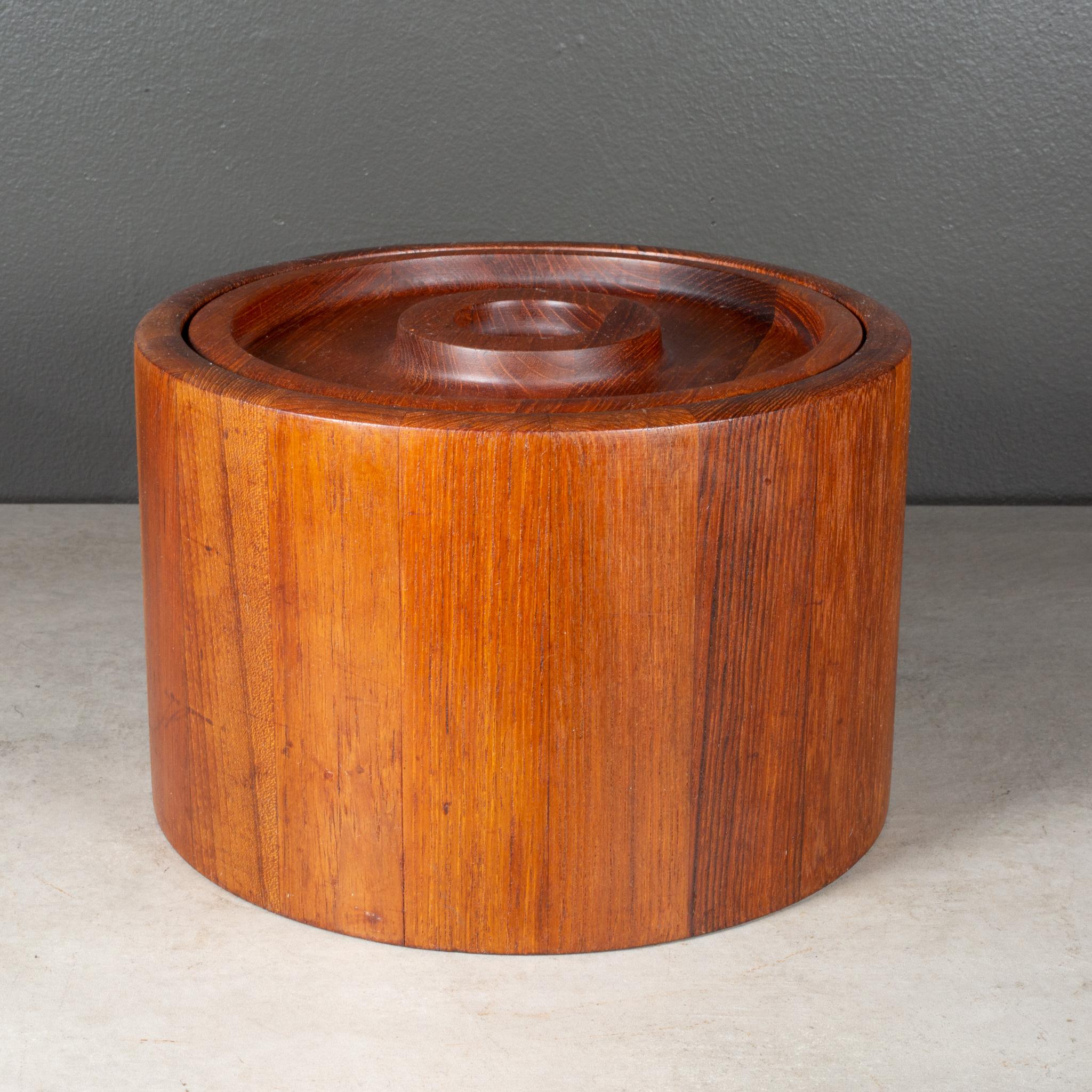 Mid-century Dansk Round Ice Bucket c.1960 (FREE SHIPPING) In Good Condition For Sale In San Francisco, CA